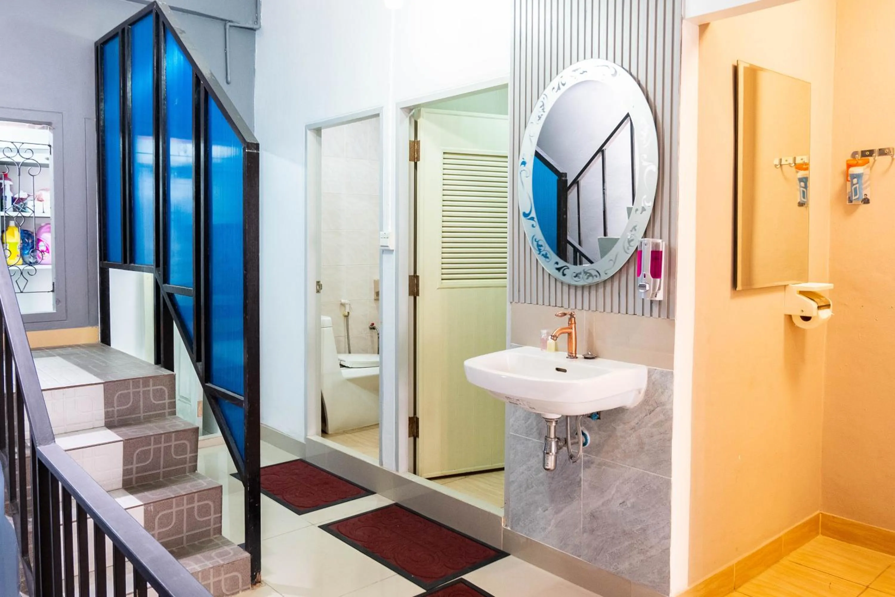 Shower in Usman Halal Home