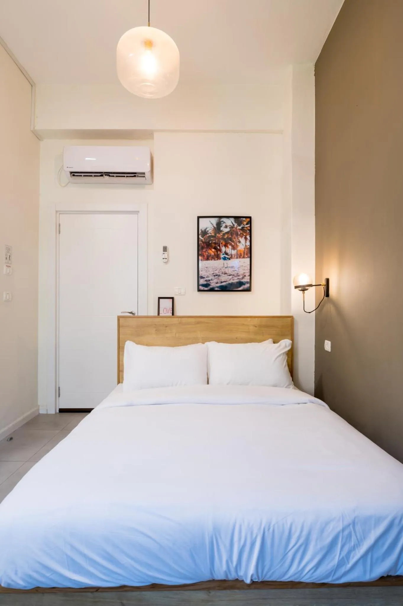 Bed in Aju Ben Yehuda 23