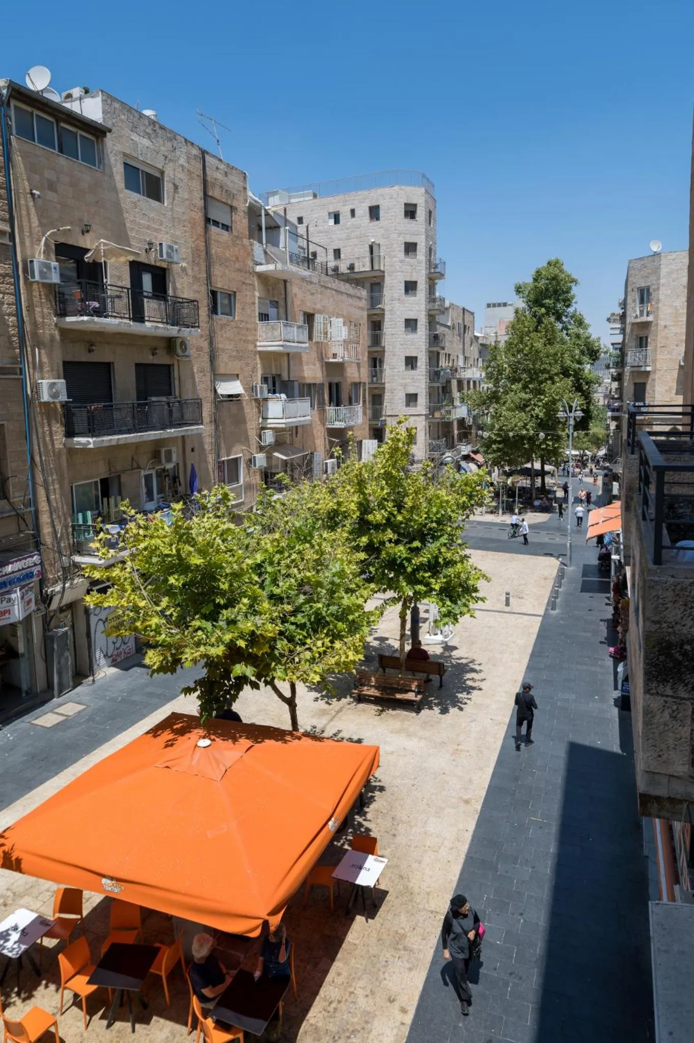 Neighbourhood in Aju Ben Yehuda 23