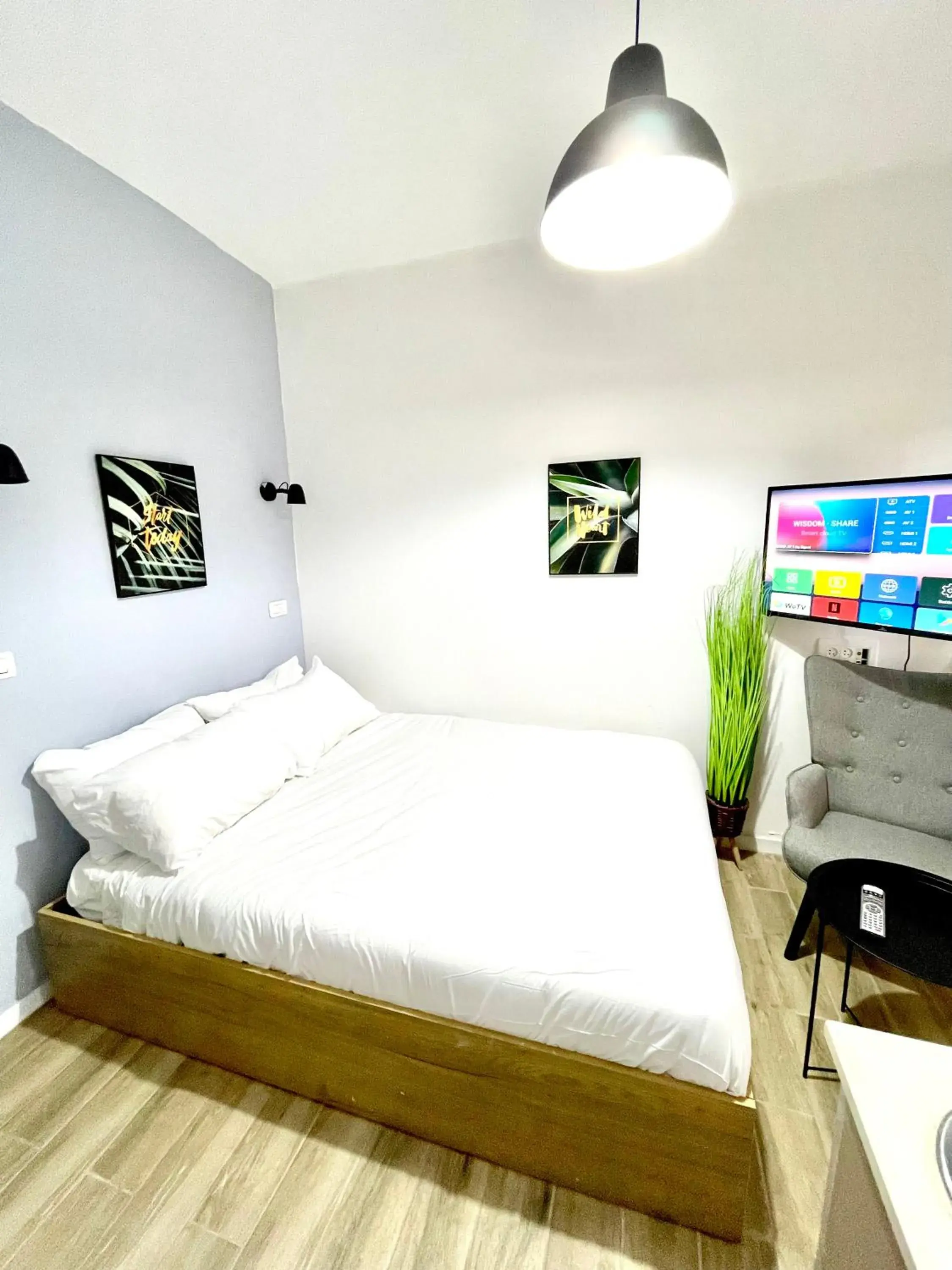 Budget Double Room in Aju Ben Yehuda 23 Budget Double Room in Aju Ben Yehuda 23