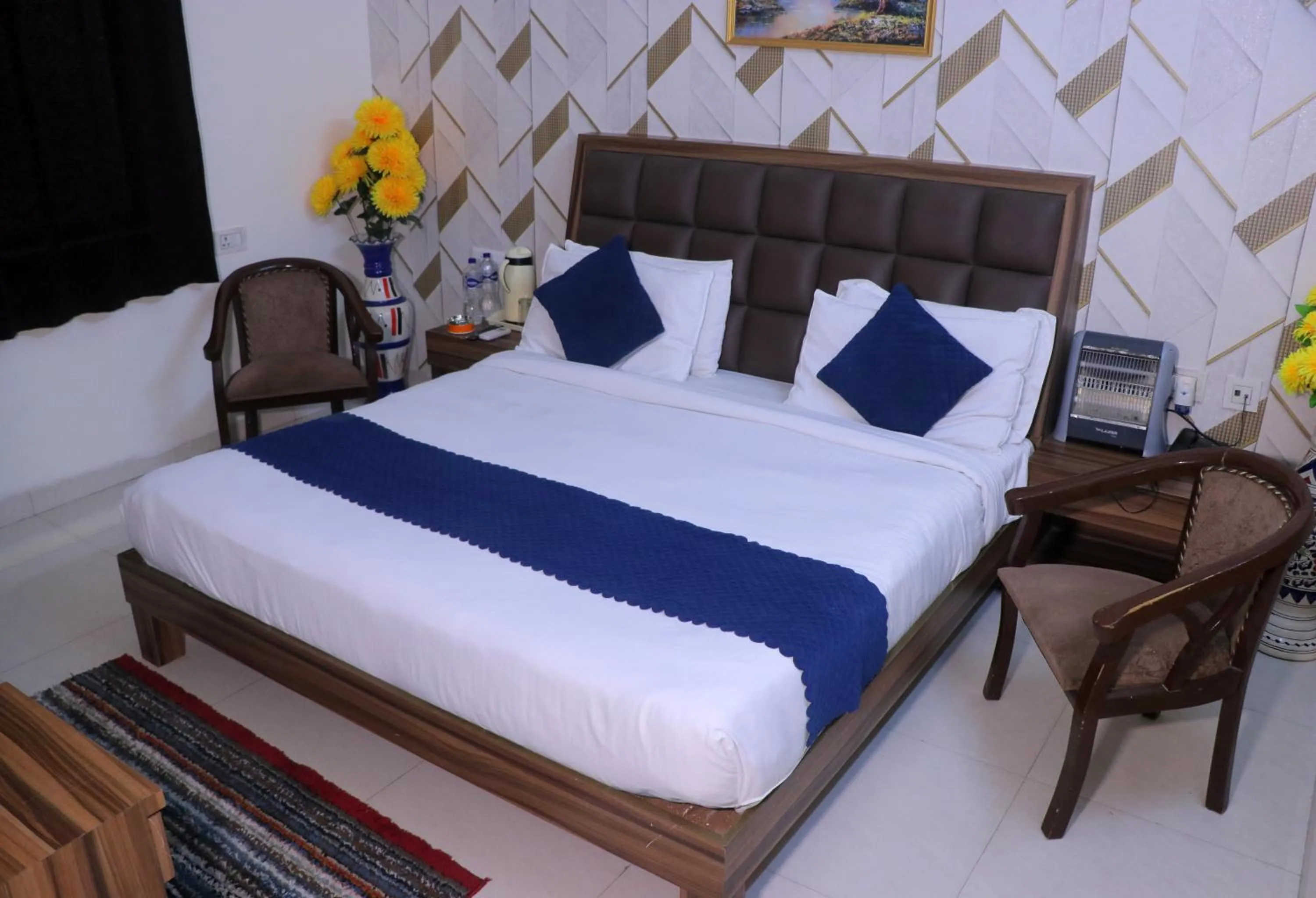 Bedroom, Bed in Hotel Panache 500 Mtrs From Shri Krishna Janma bhumi Teample