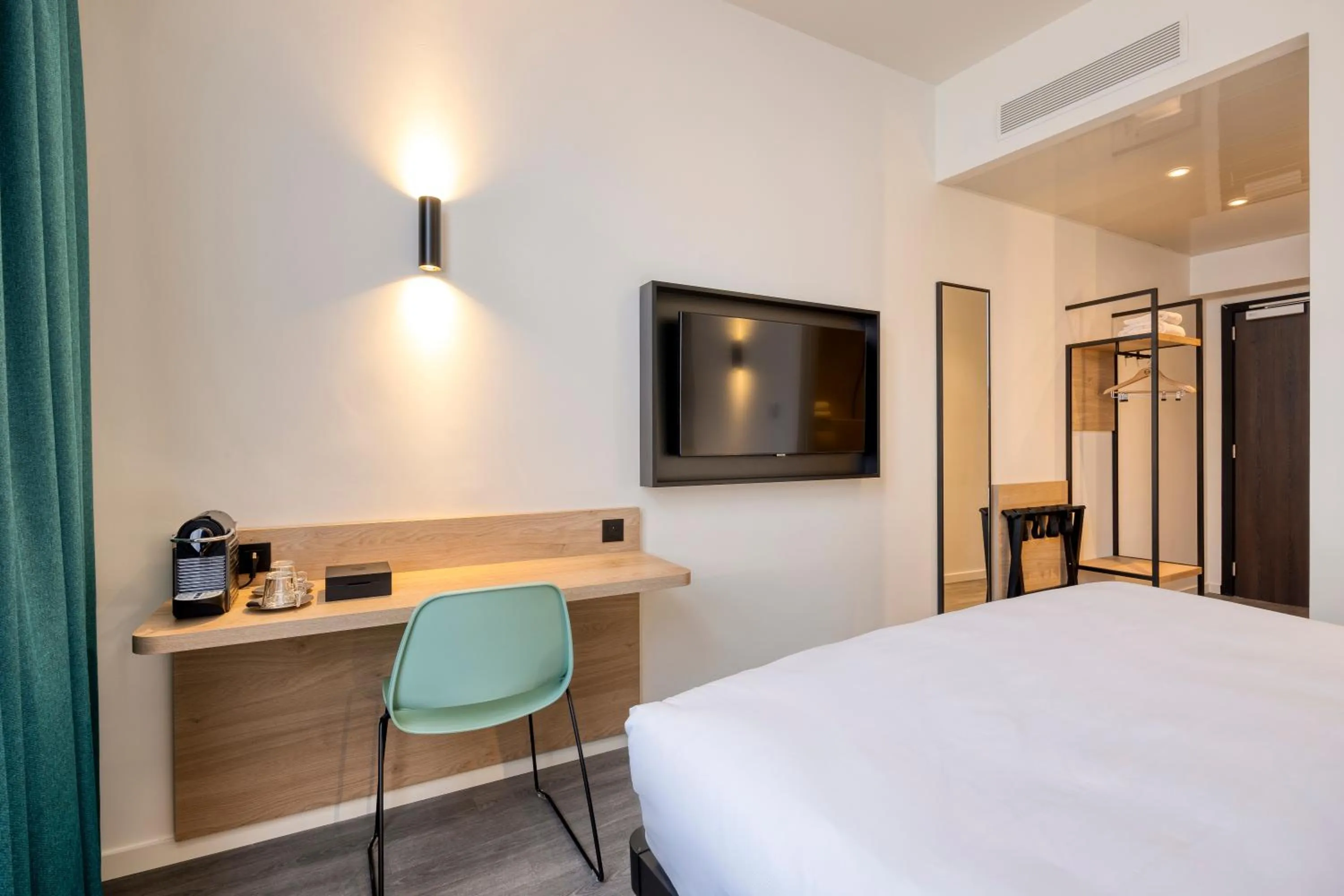 Photo of the whole room, Bed in B&B HOTEL Hasselt