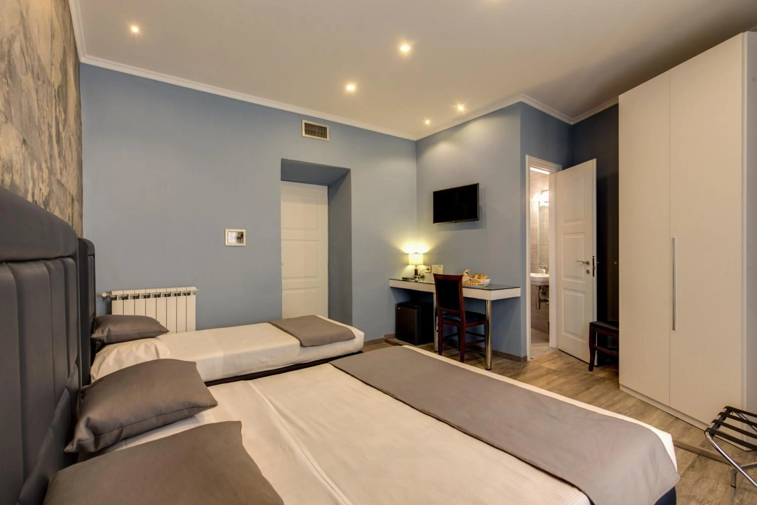 Photo of the whole room, Bed in Residenza Belli Inn