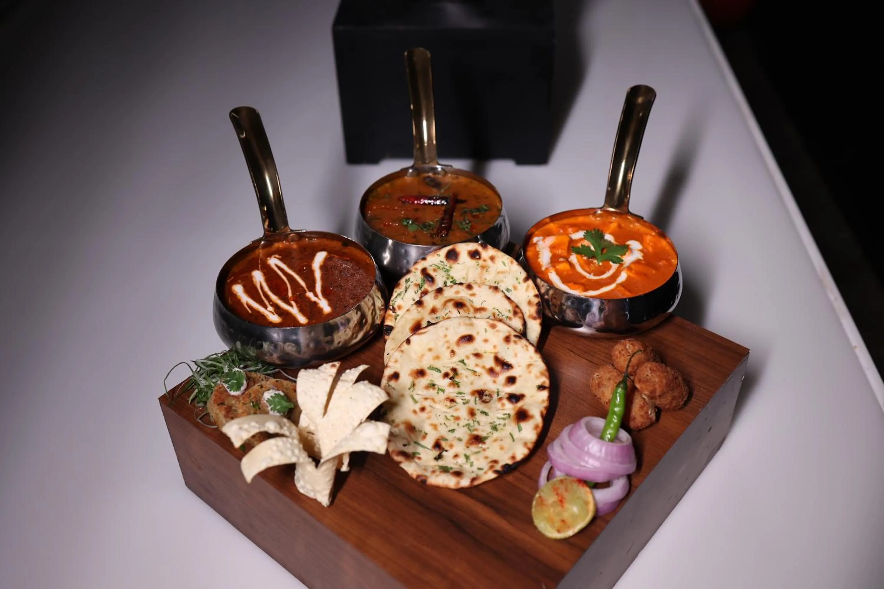 Restaurant/places to eat in Pride Hotel Bhopal