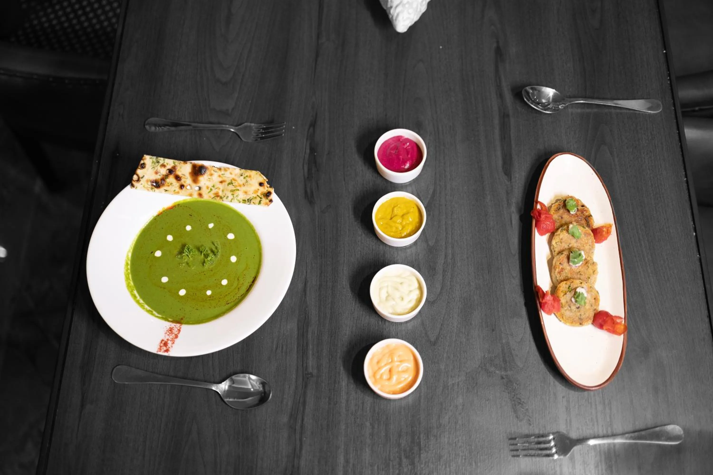 Restaurant/places to eat in Pride Hotel Bhopal