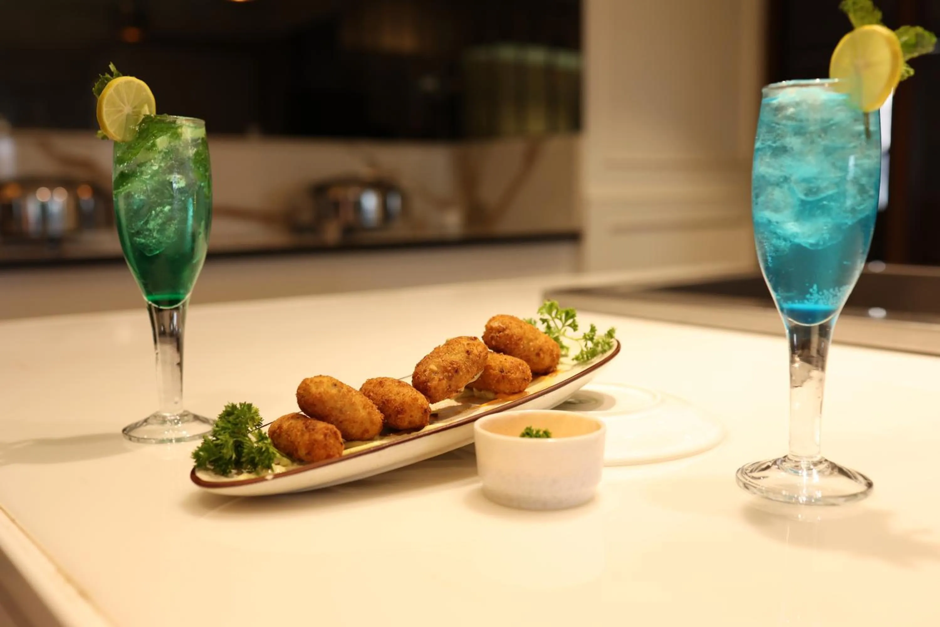 Restaurant/places to eat in Pride Hotel Bhopal