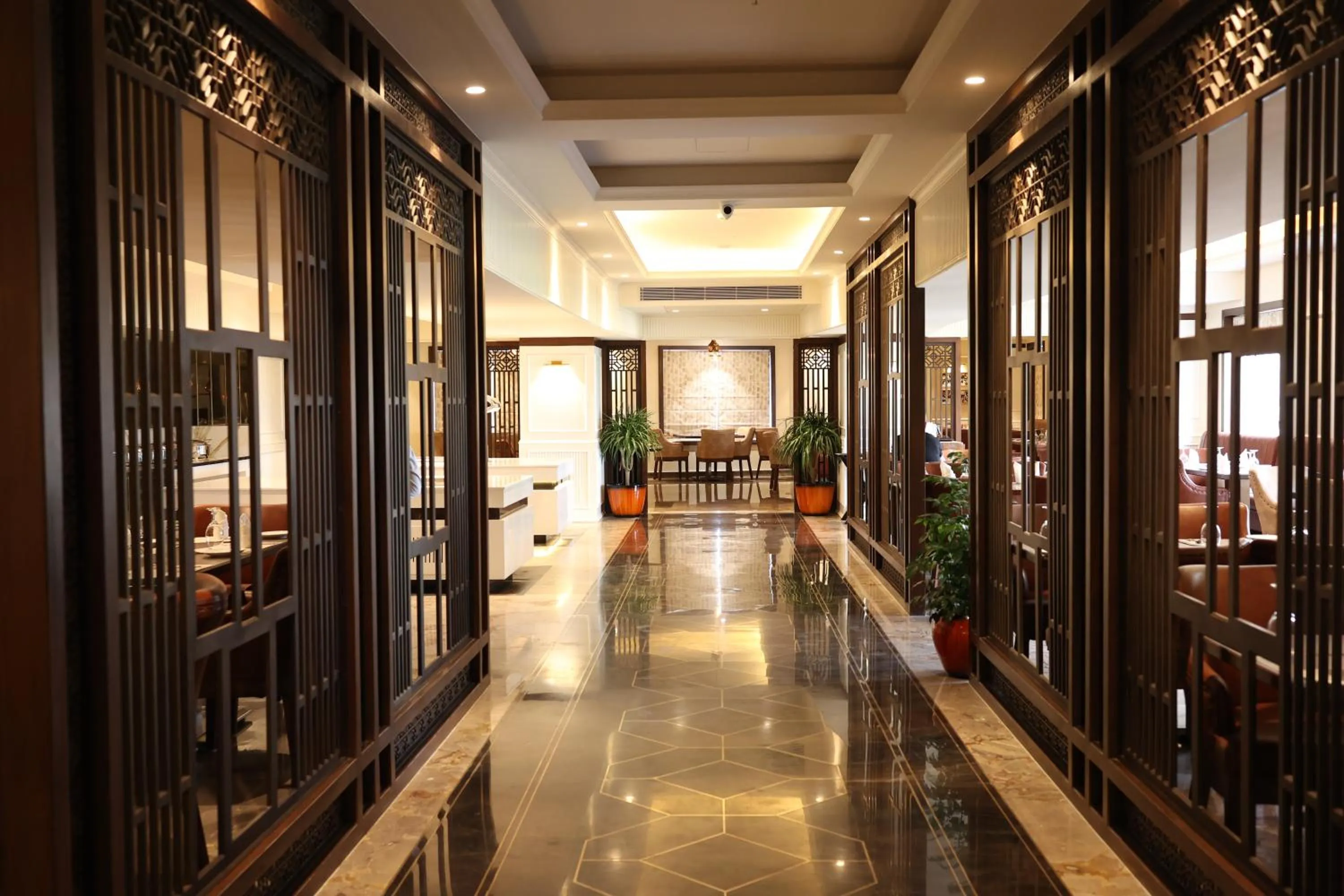 Restaurant/places to eat in Pride Hotel Bhopal