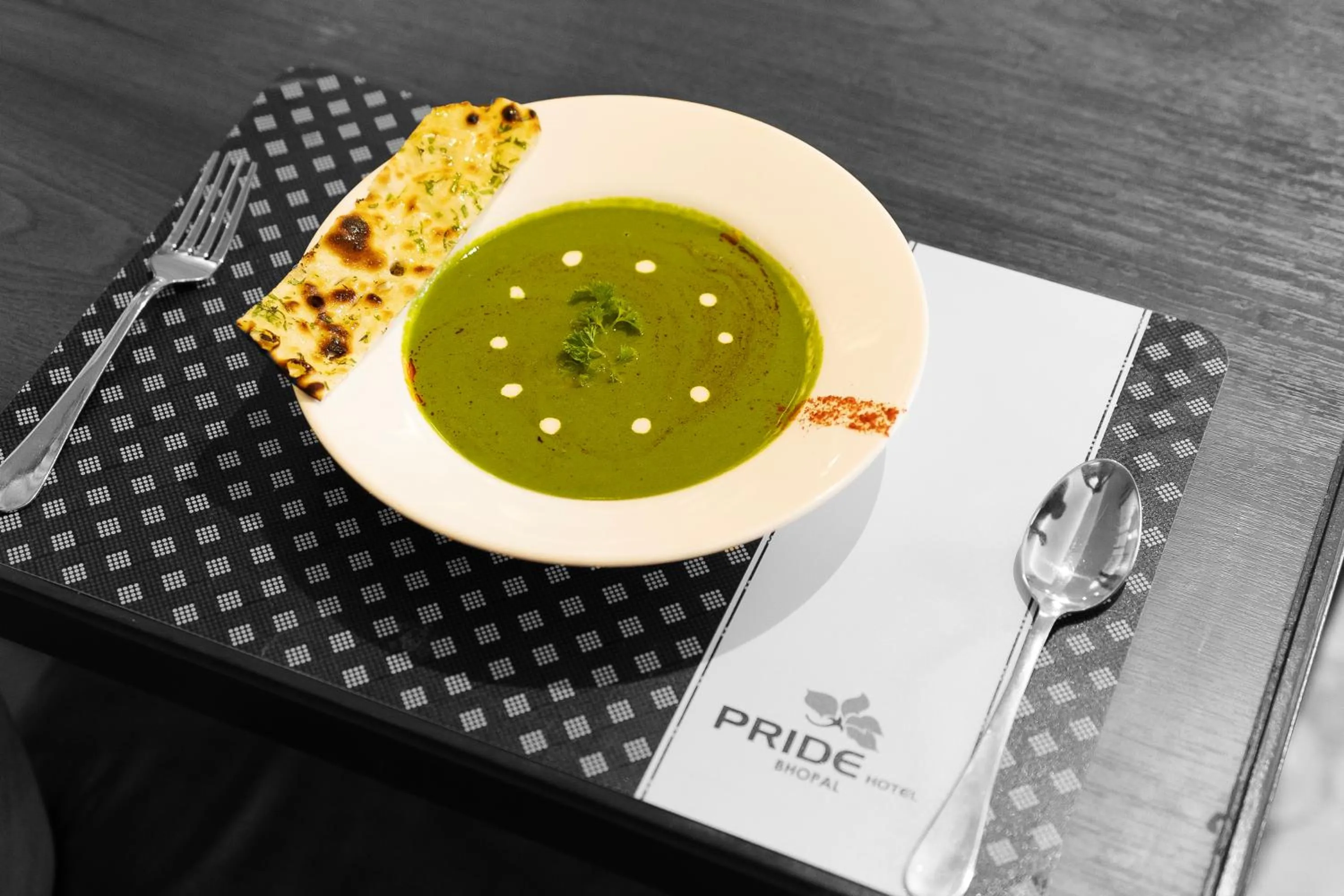 Restaurant/places to eat in Pride Hotel Bhopal