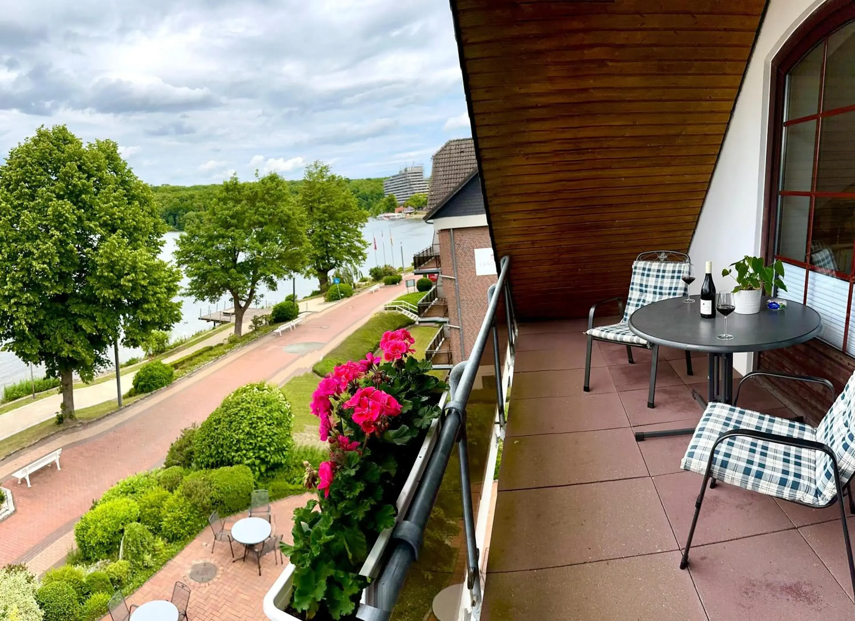 Double Room with Lake View - single occupancy in Hotel Seerose Bad Malente Double Room with Lake View - single occupancy in Hotel Seerose Bad Malente