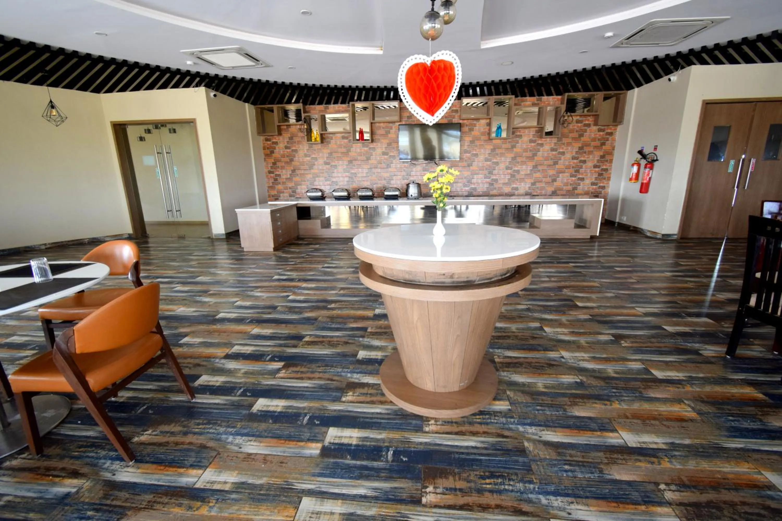 Restaurant/places to eat in Bapu's Resort, Dwarka