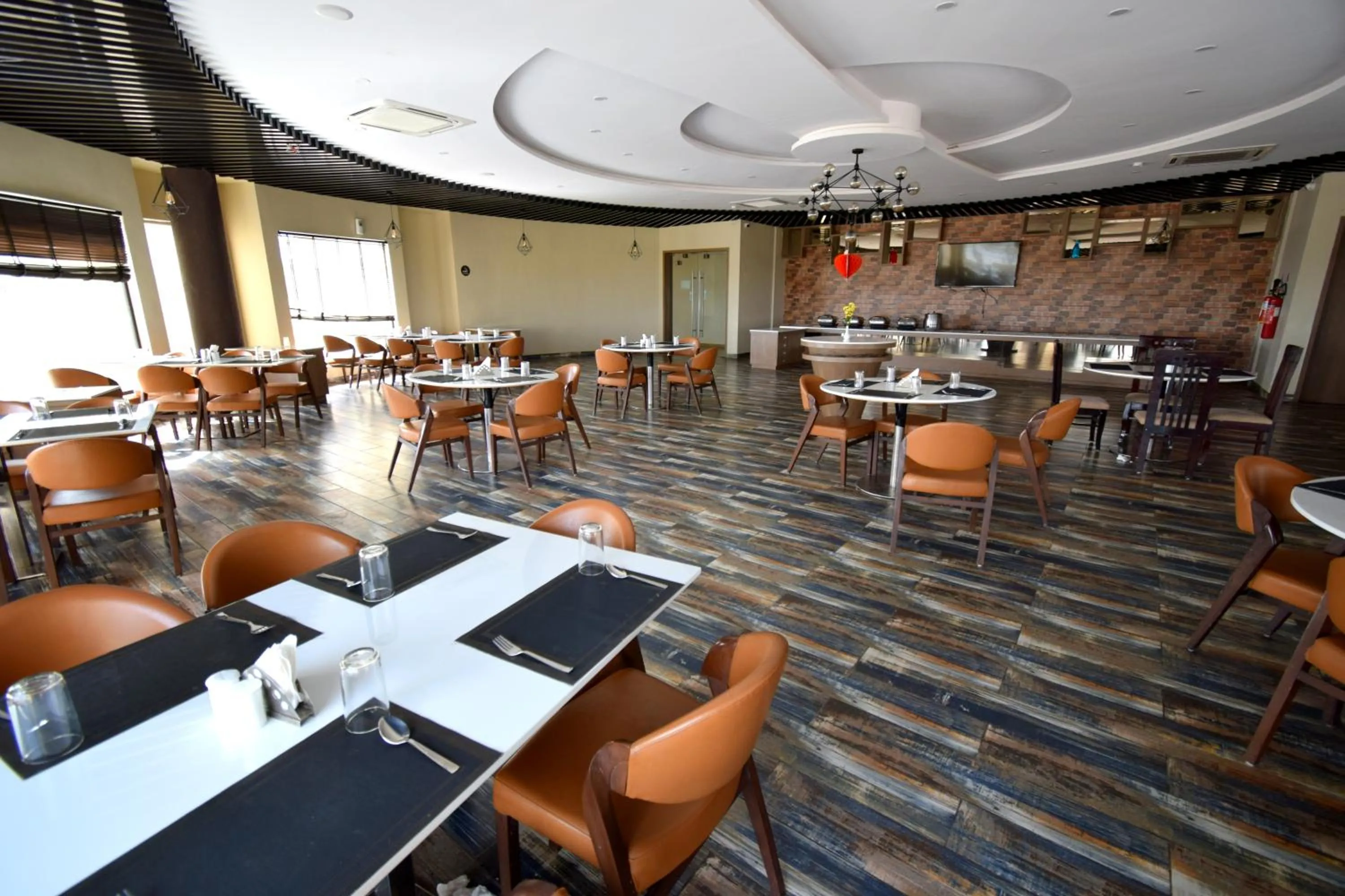 Restaurant/places to eat in Bapu's Resort, Dwarka