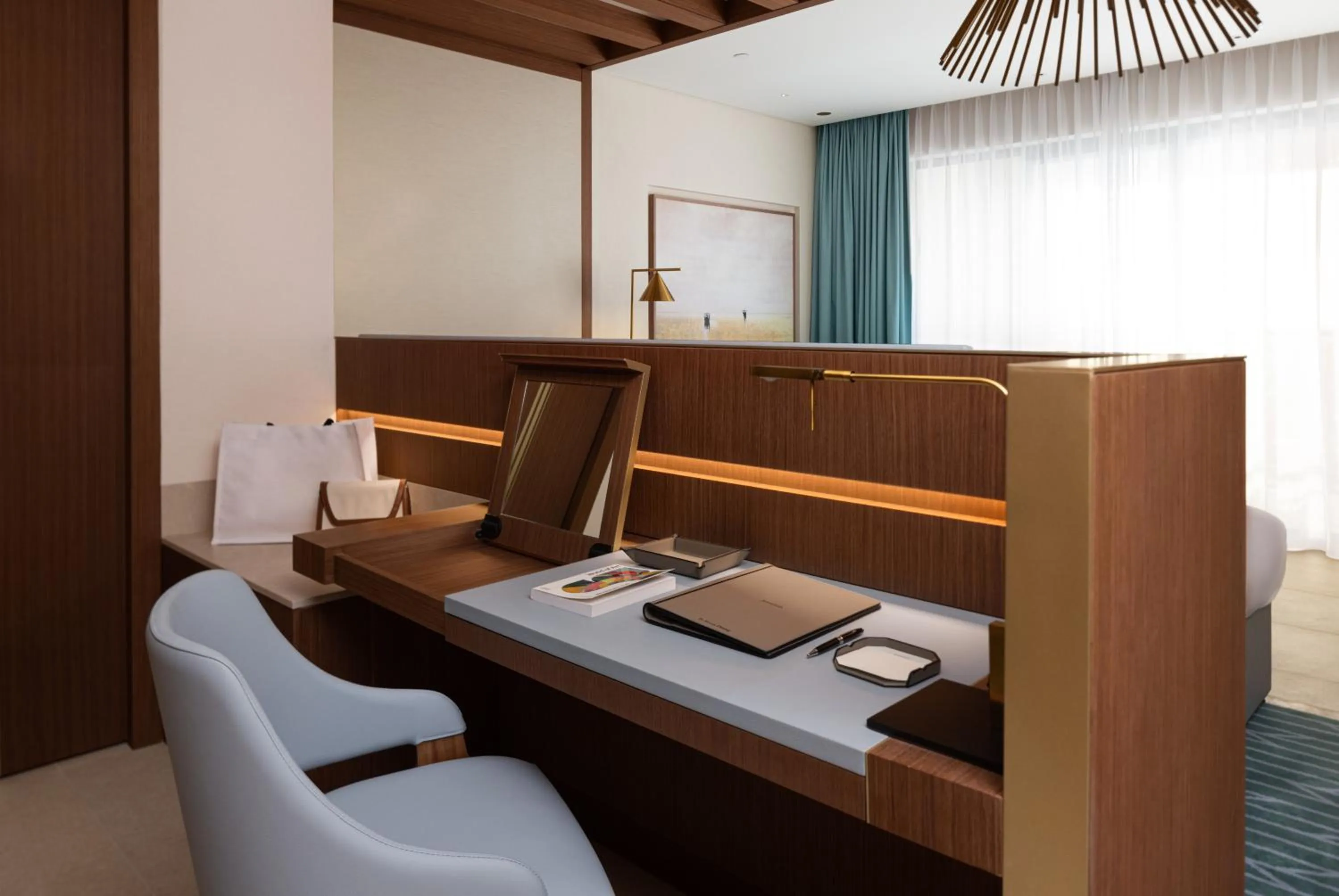 hair dresser in Jumeirah Gulf of Bahrain