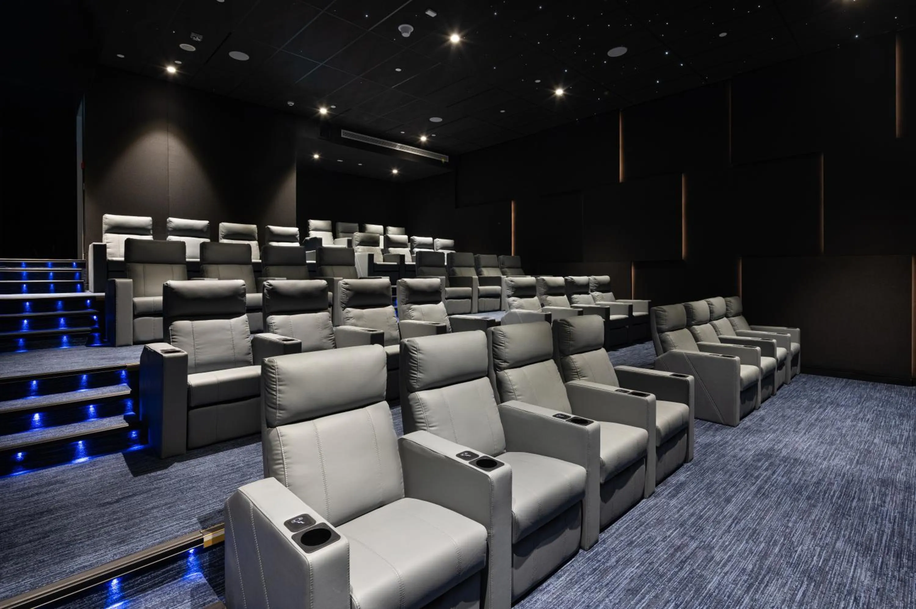 Area and facilities in Jumeirah Gulf of Bahrain