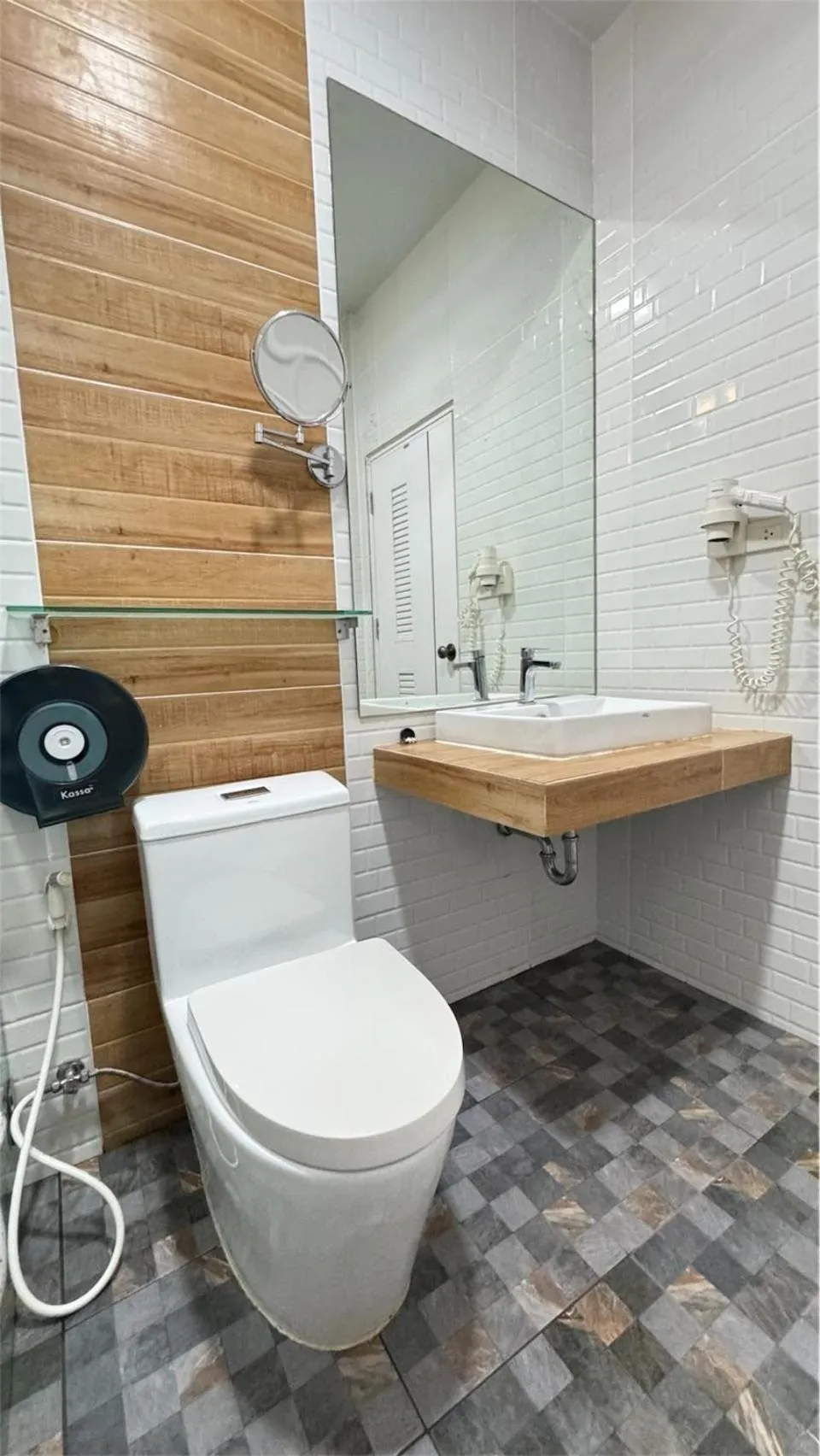 Toilet in Daddy Dream Hotel and Residence