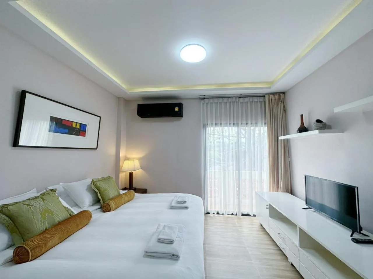 Photo of the whole room, Bed in Daddy Dream Hotel and Residence