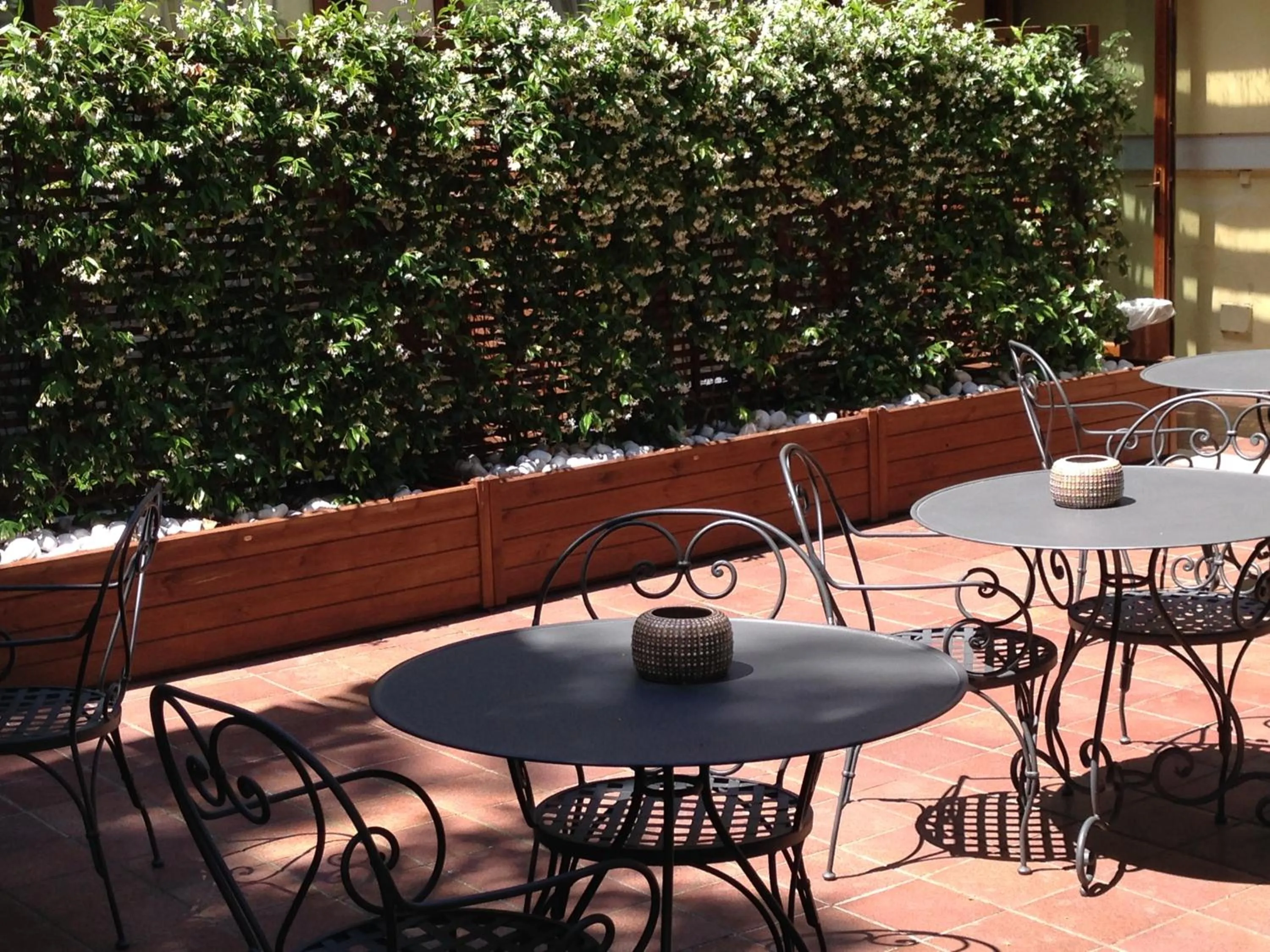 Patio in Hotel Select Garden