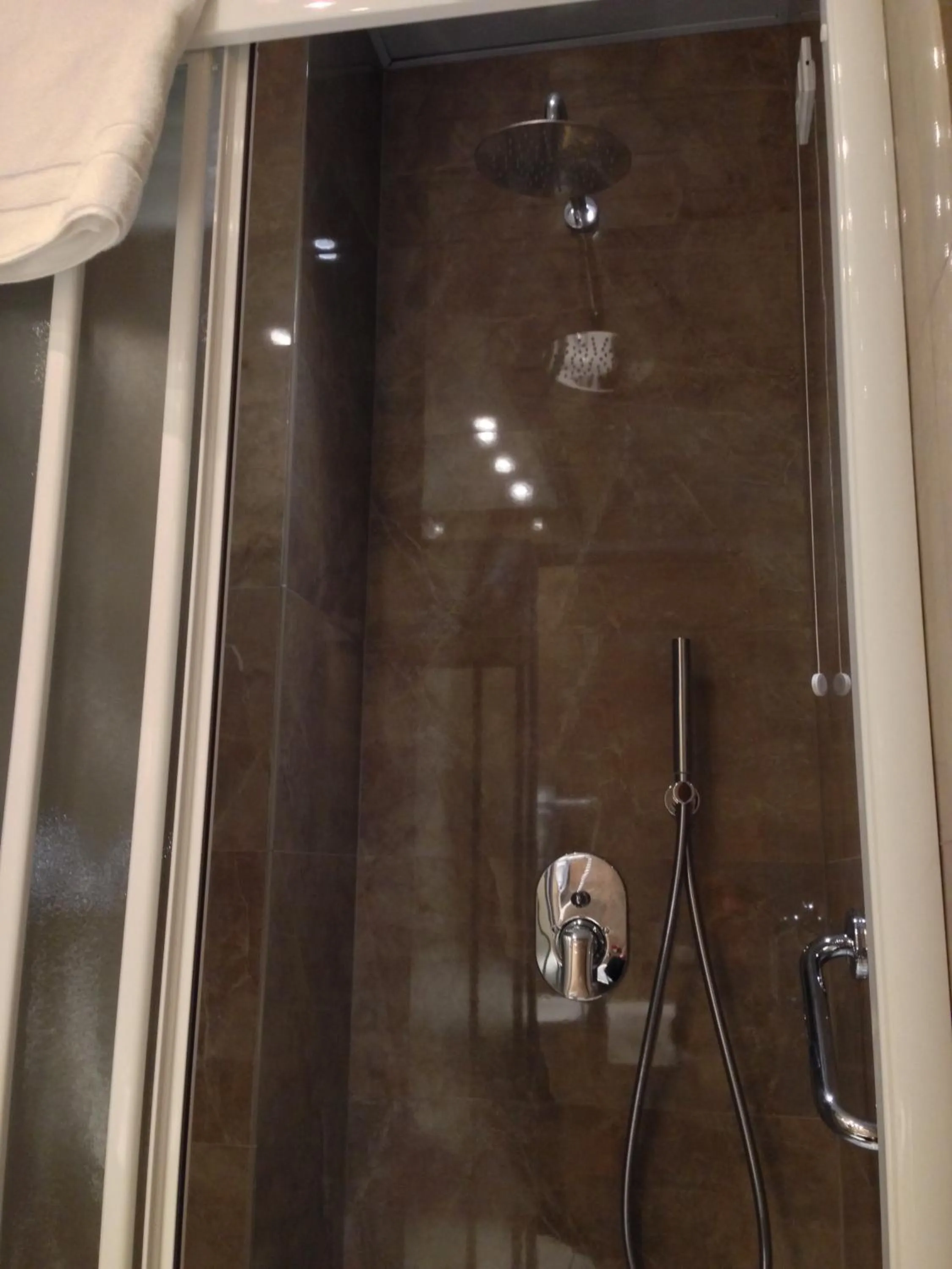 Bathroom in Hotel Select Garden