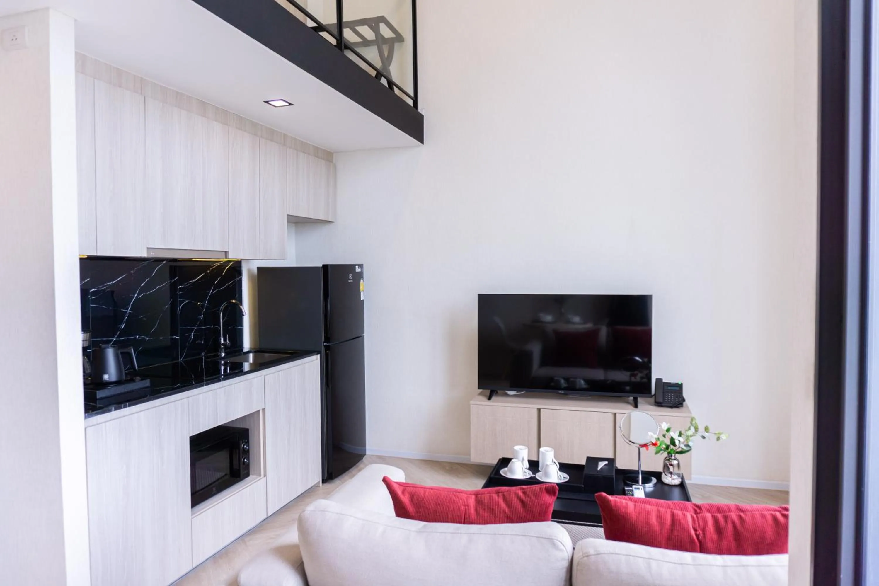 TV and multimedia in Ramada Plaza by Wyndham Bangkok Sukhumvit 48