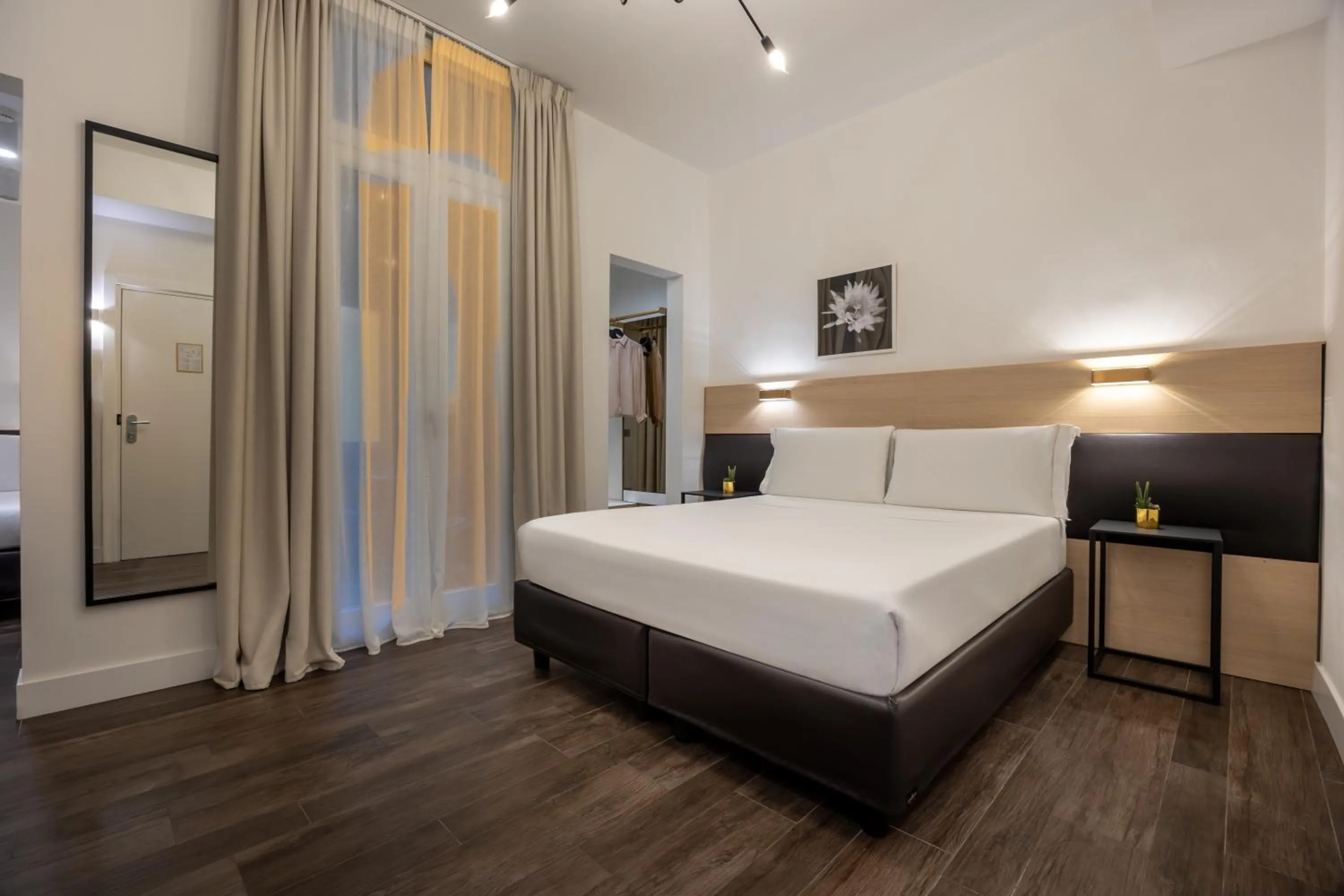 Bedroom, Bed in Globus Urban Hotel