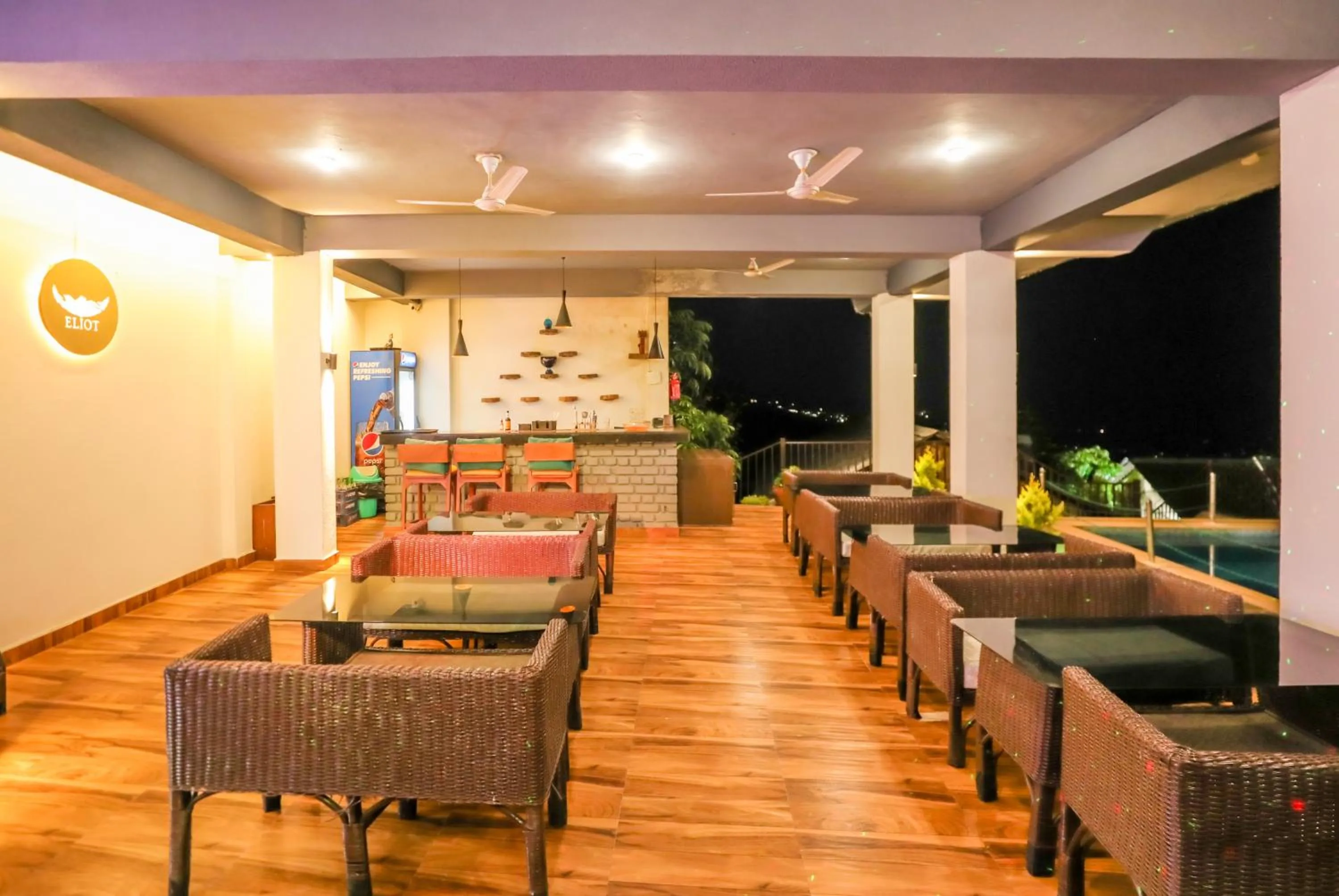 Communal lounge/ TV room in Regenta Resort Exotica Dharamshala on Hilltop