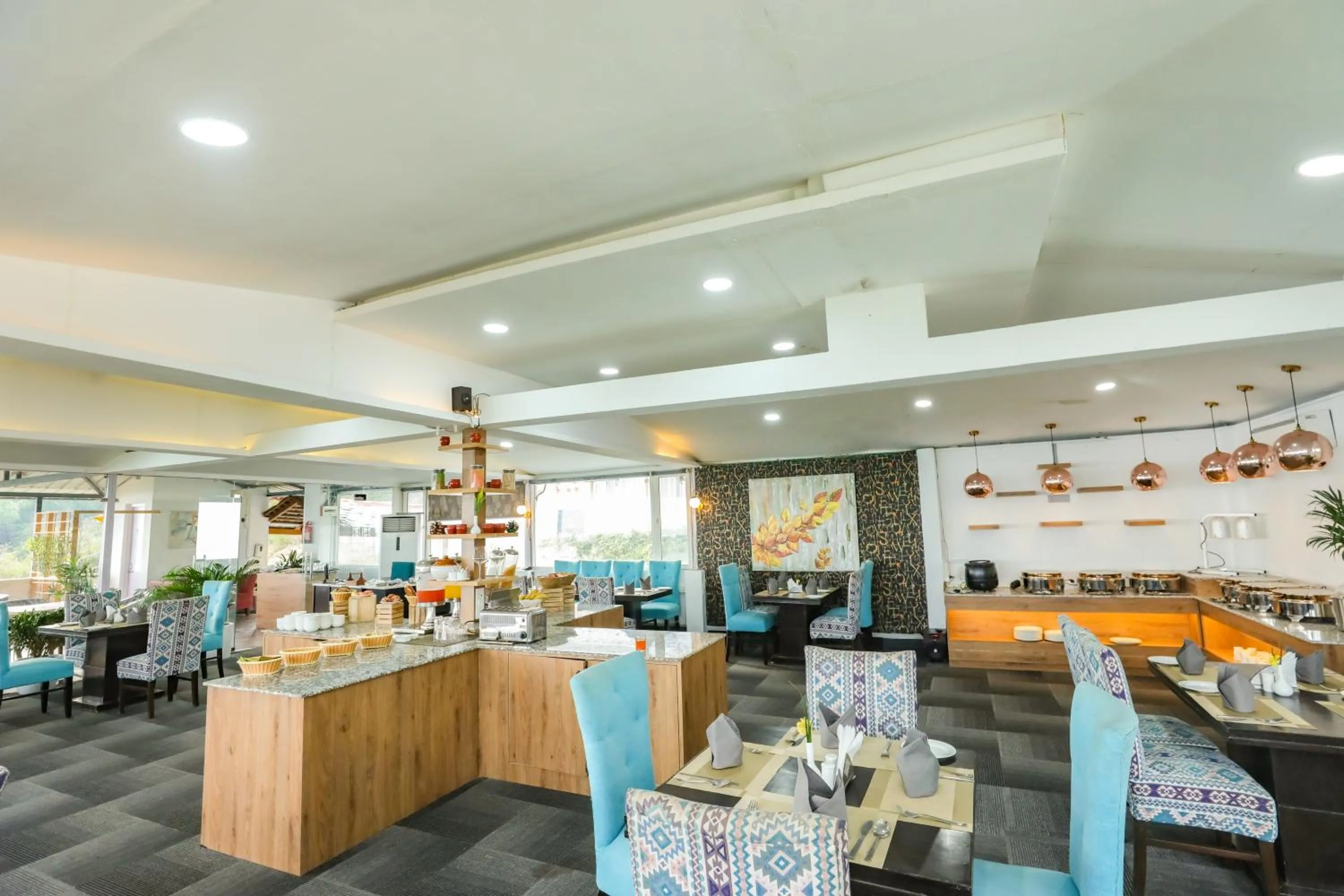 Restaurant/places to eat in Regenta Resort Exotica Dharamshala on Hilltop