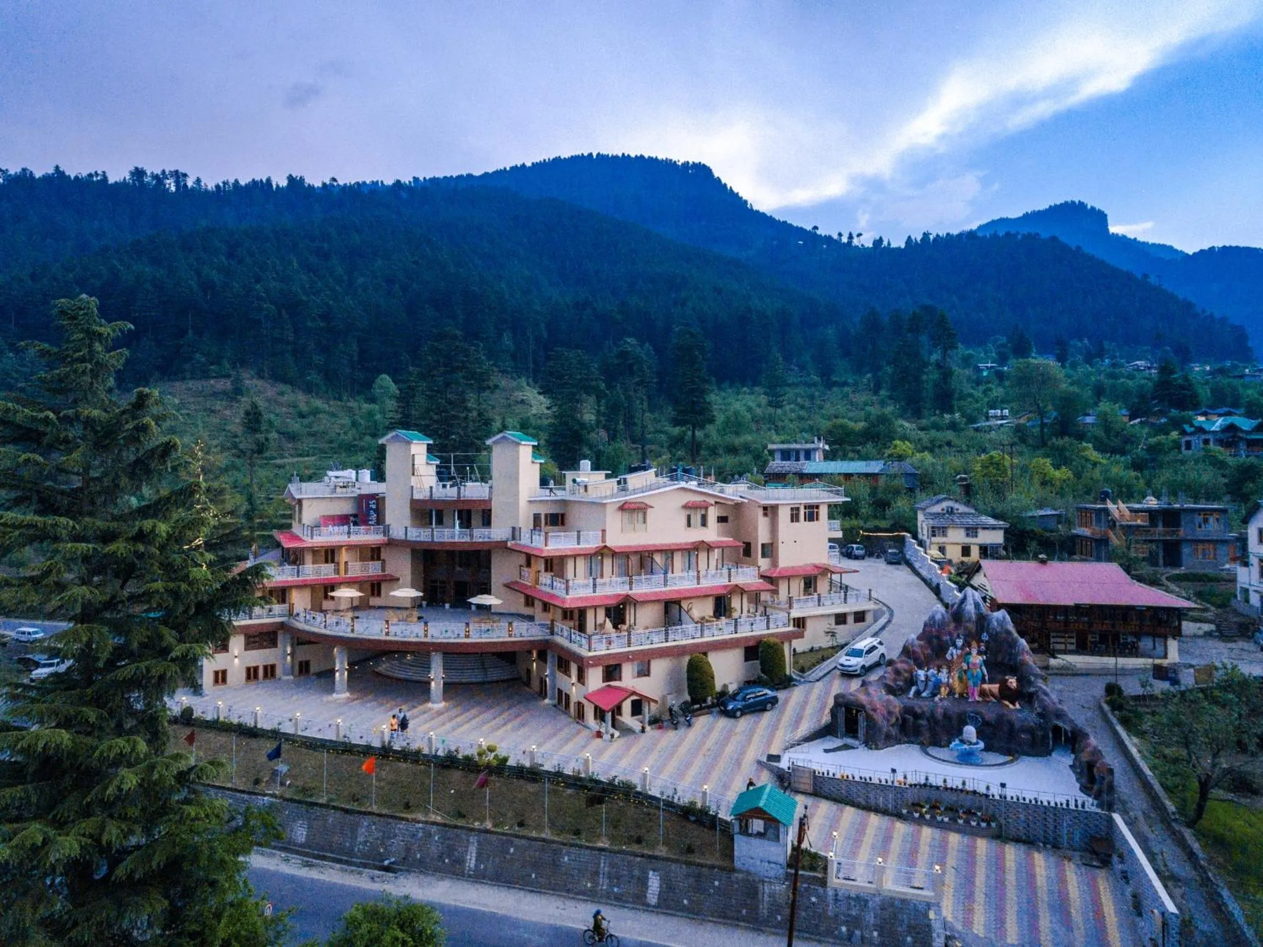 Facade/entrance in Anand Vardhan Resorts