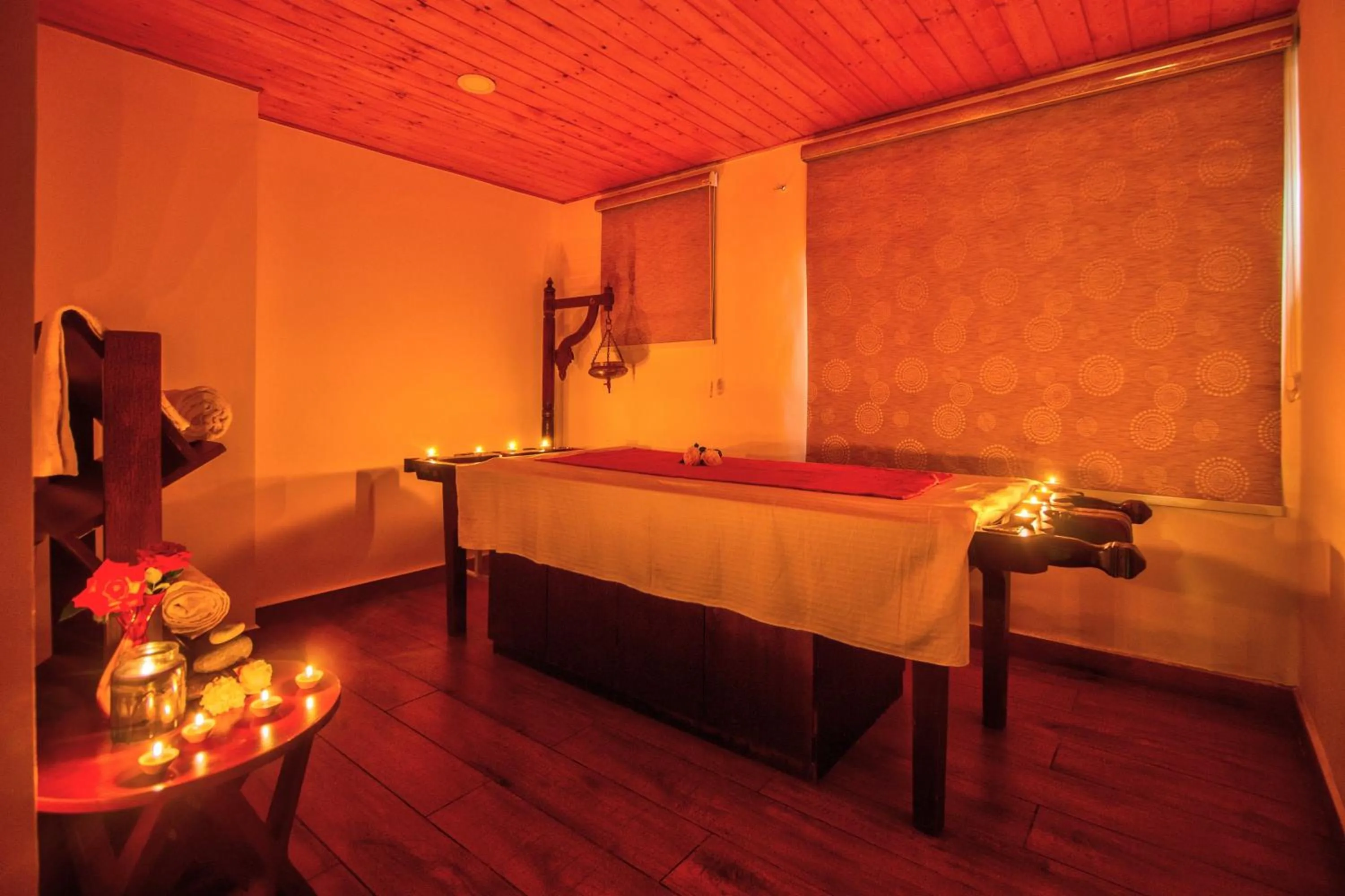 Spa and wellness centre/facilities, Bed in Anand Vardhan Resorts