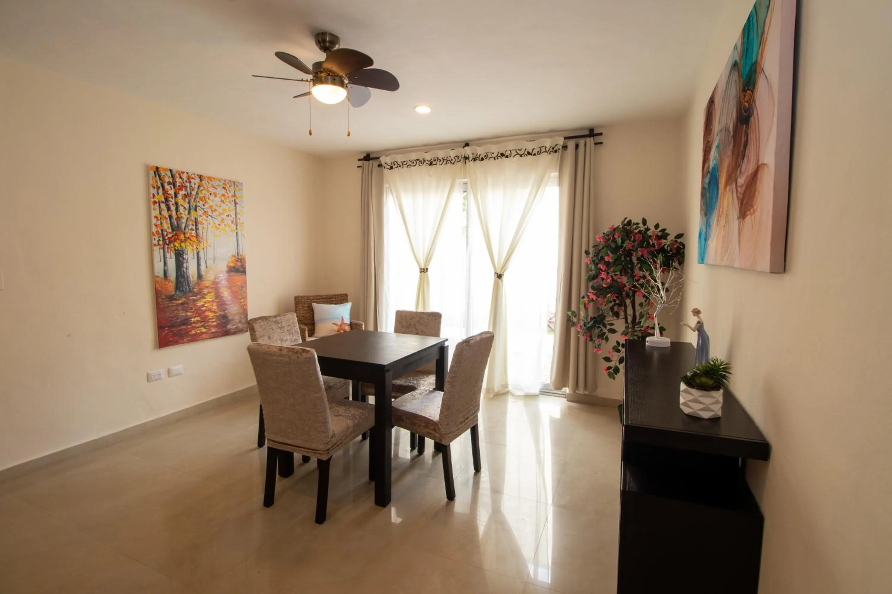 Dining area in Hotel Villas Segovia Playa del Carmen