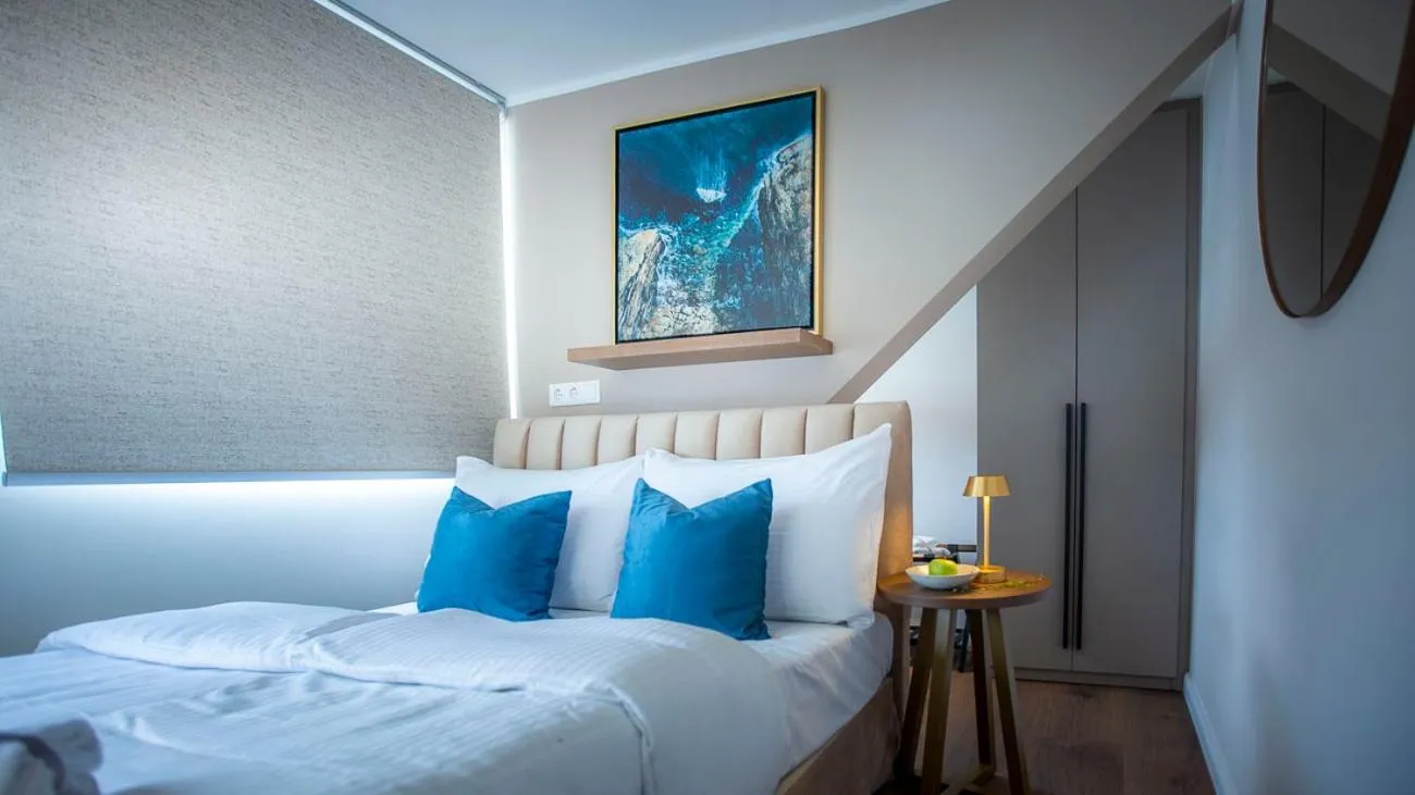 Bed in Delphi Hotel & Restaurant