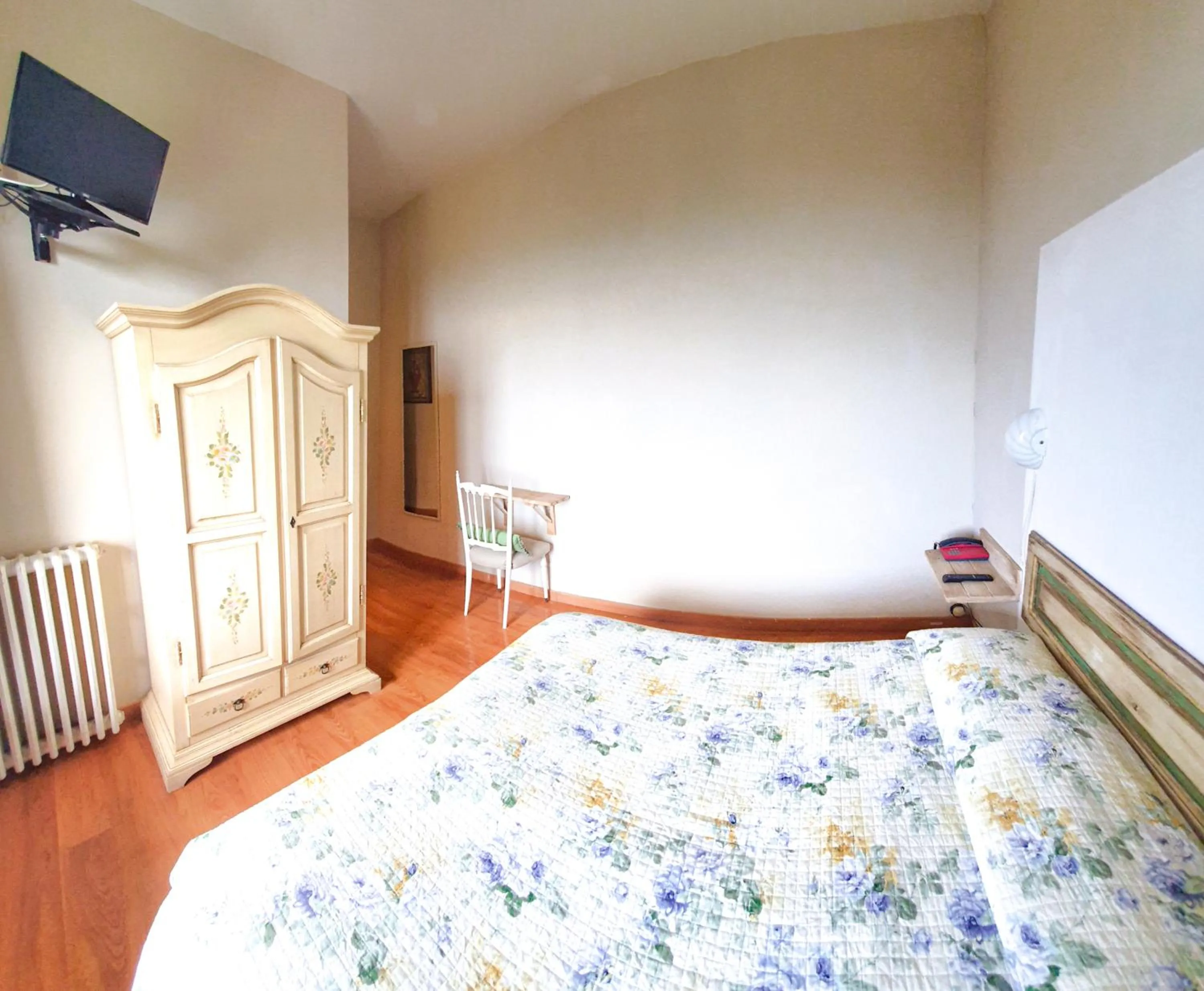 Bedroom, Bed in Bellavista Hotel & Osteria