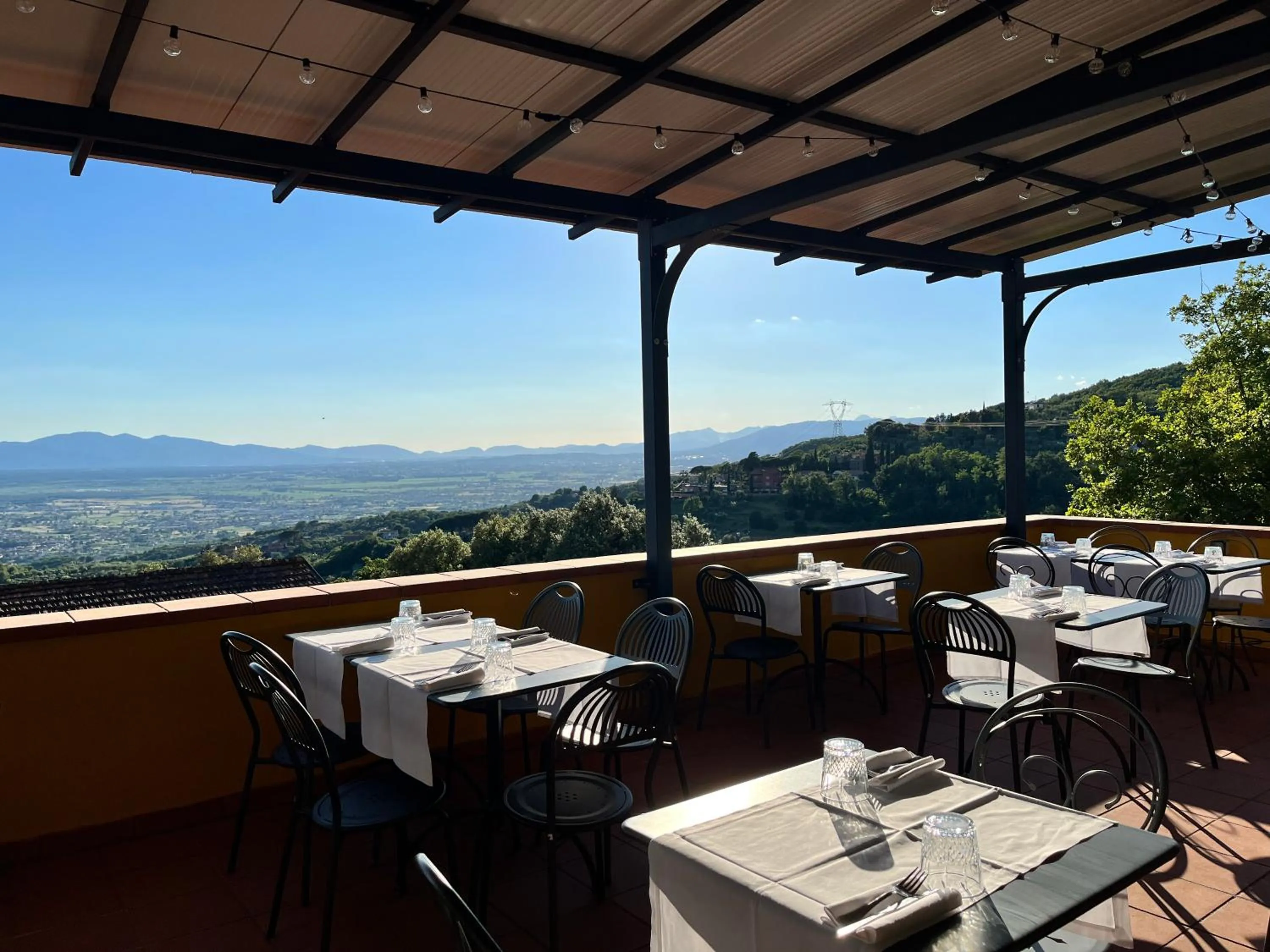 Restaurant/places to eat in Bellavista Hotel & Osteria