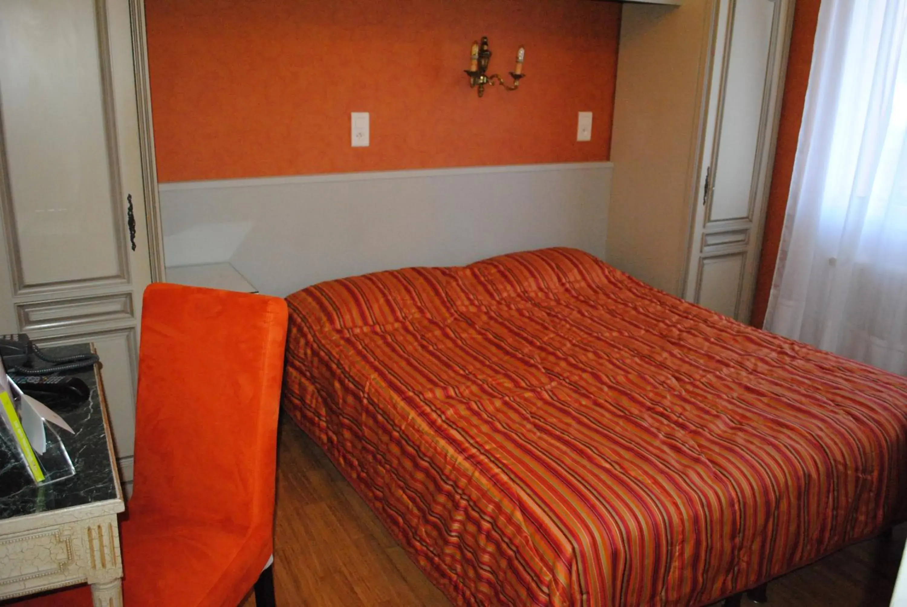 Triple Room with Garden View in l'Auberge des Gourmets Hôtel Restaurant Triple Room with Garden View in l'Auberge des Gourmets Hôtel Restaurant