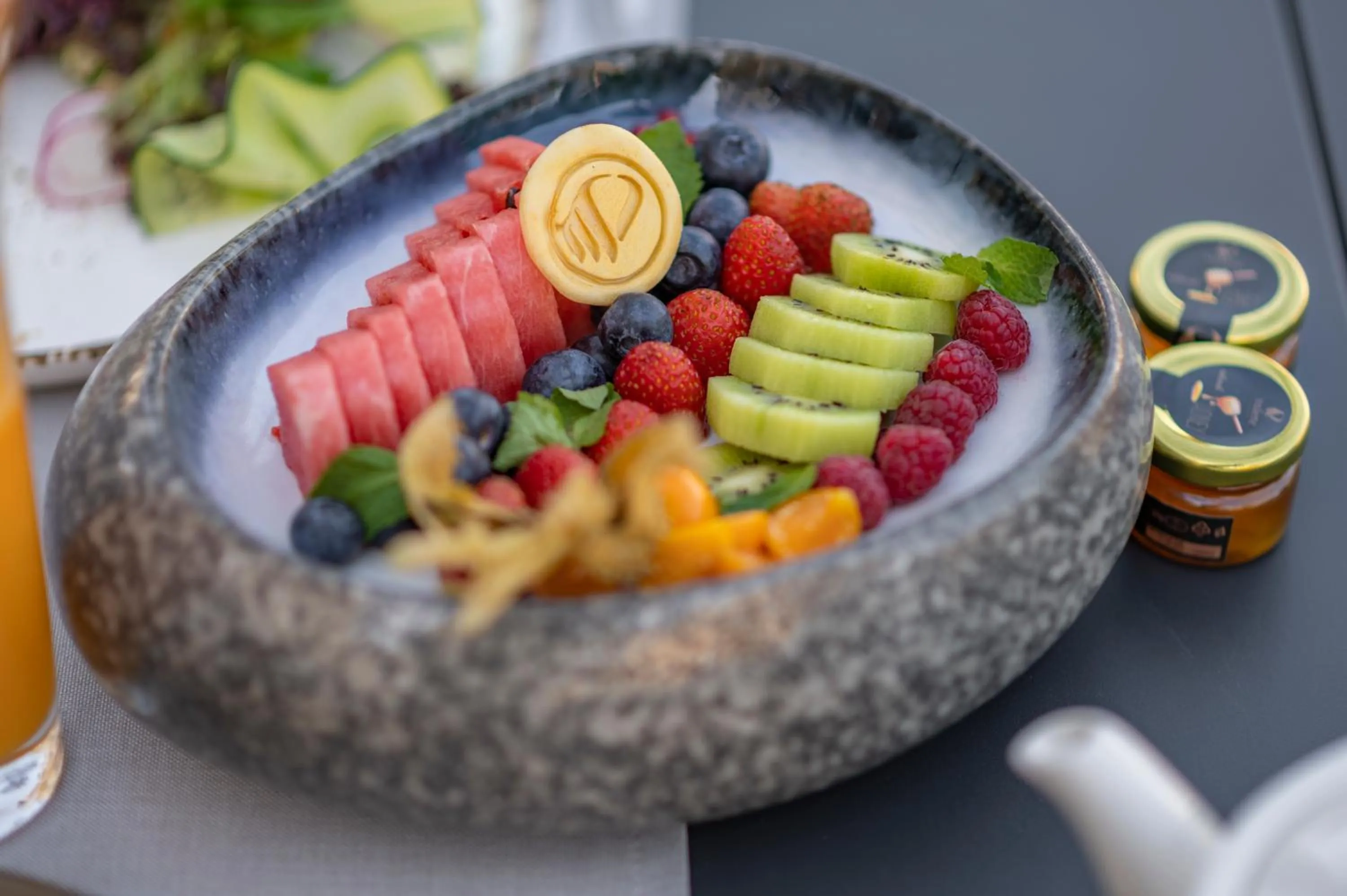 Restaurant/places to eat in VIZUALIZA Residence Hotel