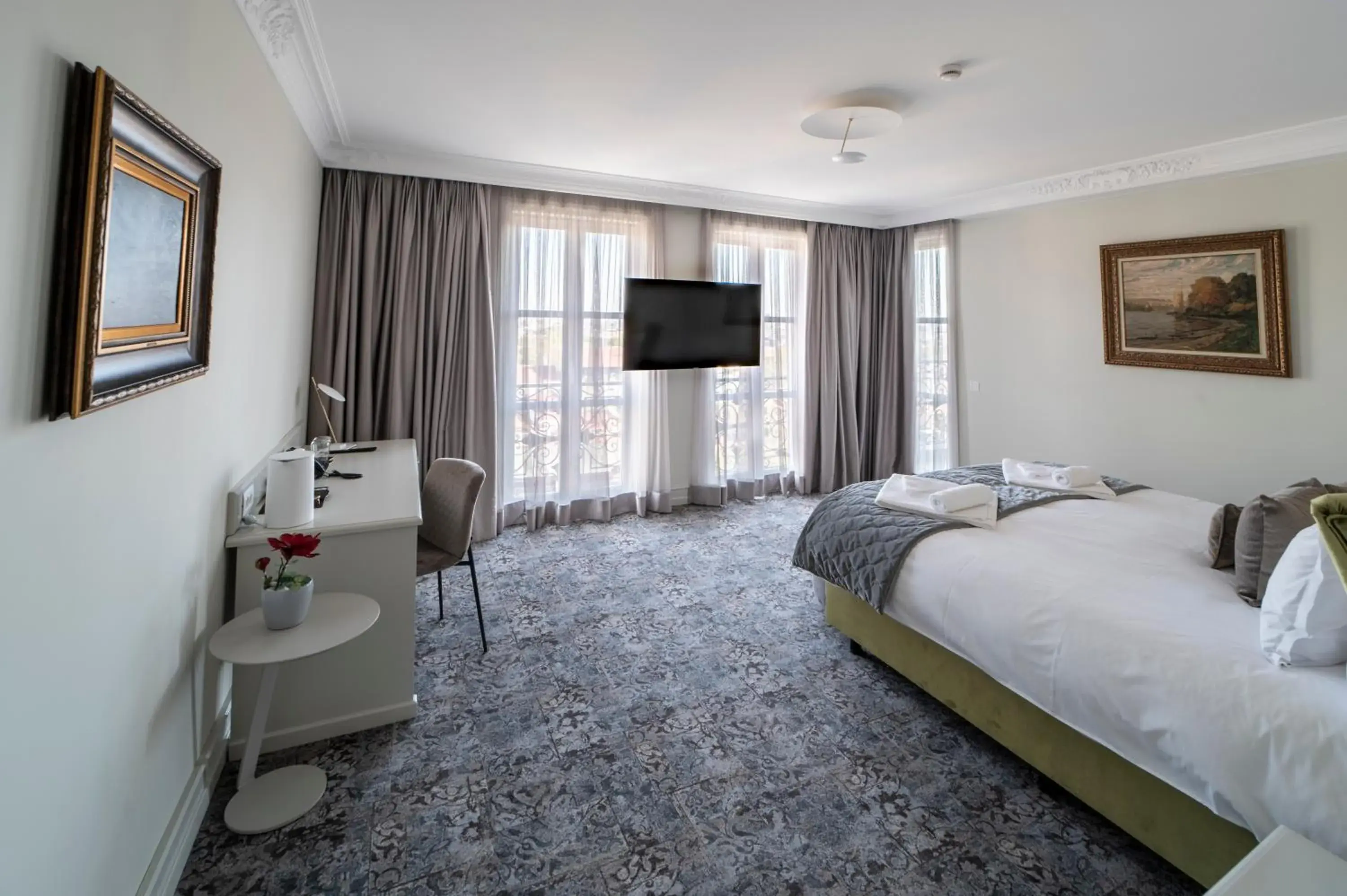 Deluxe Double Room in VIZUALIZA Residence Hotel Deluxe Double Room in VIZUALIZA Residence Hotel