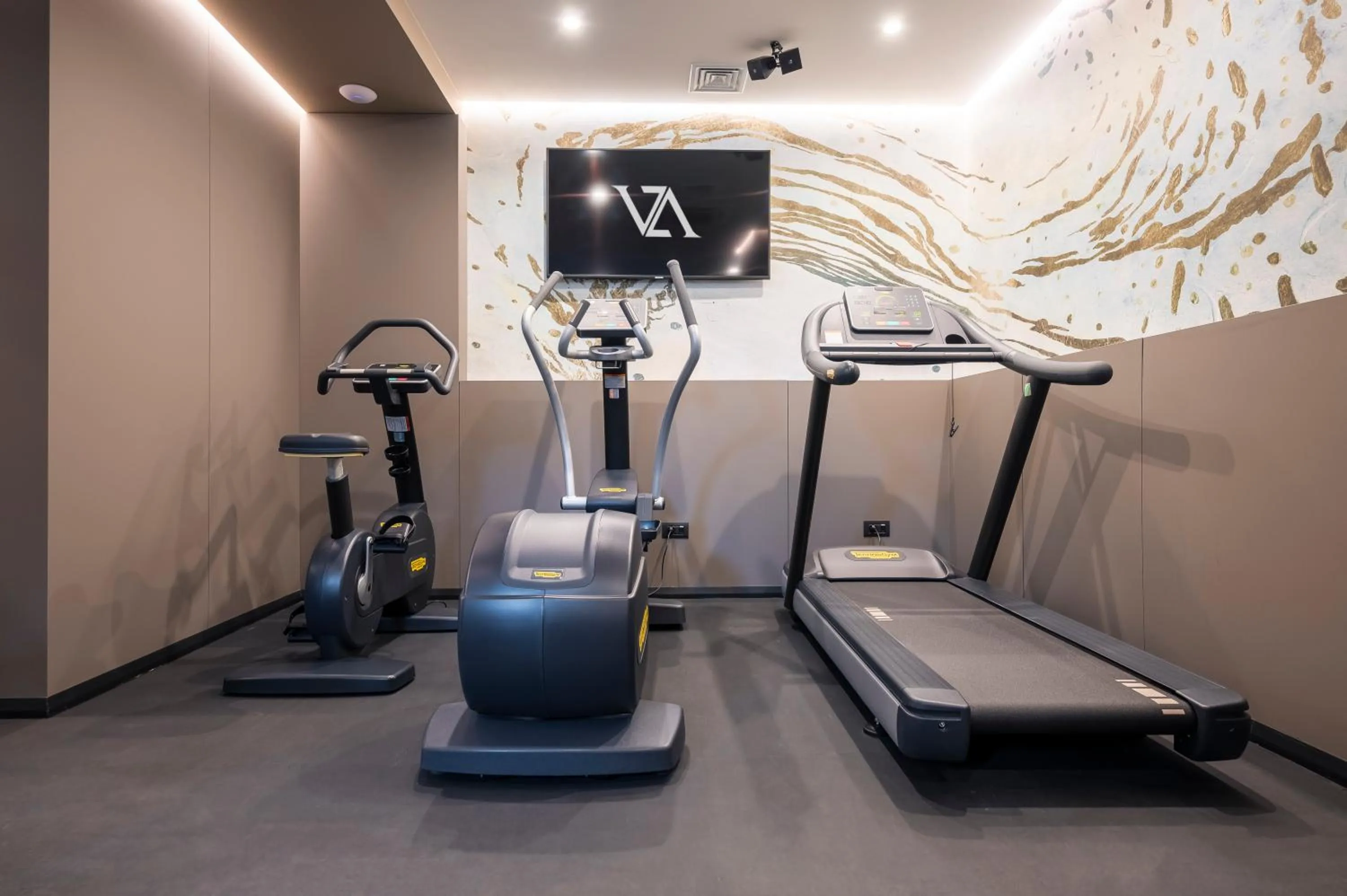 TV and multimedia in VIZUALIZA Residence Hotel