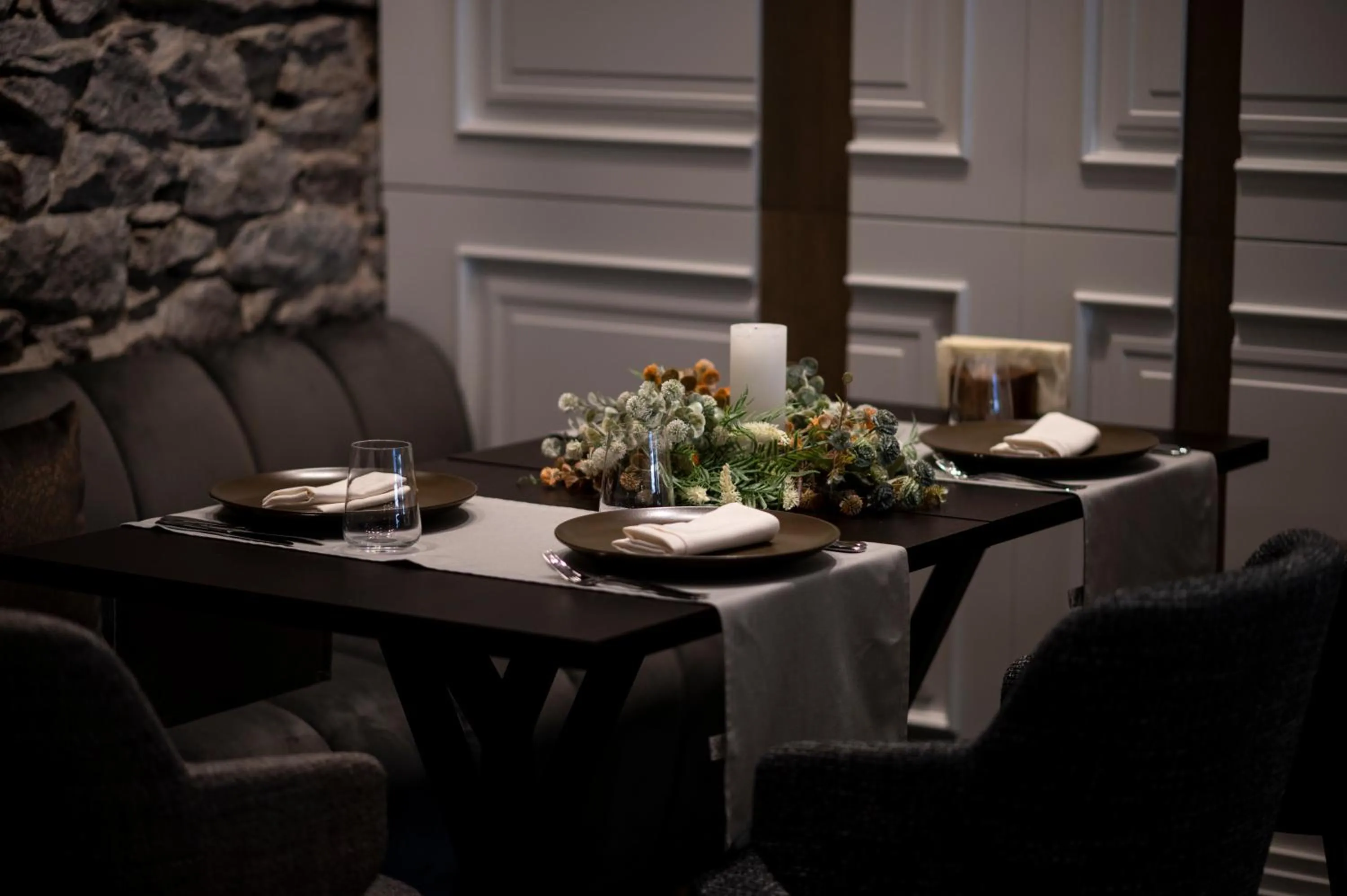 Restaurant/places to eat in VIZUALIZA Residence Hotel