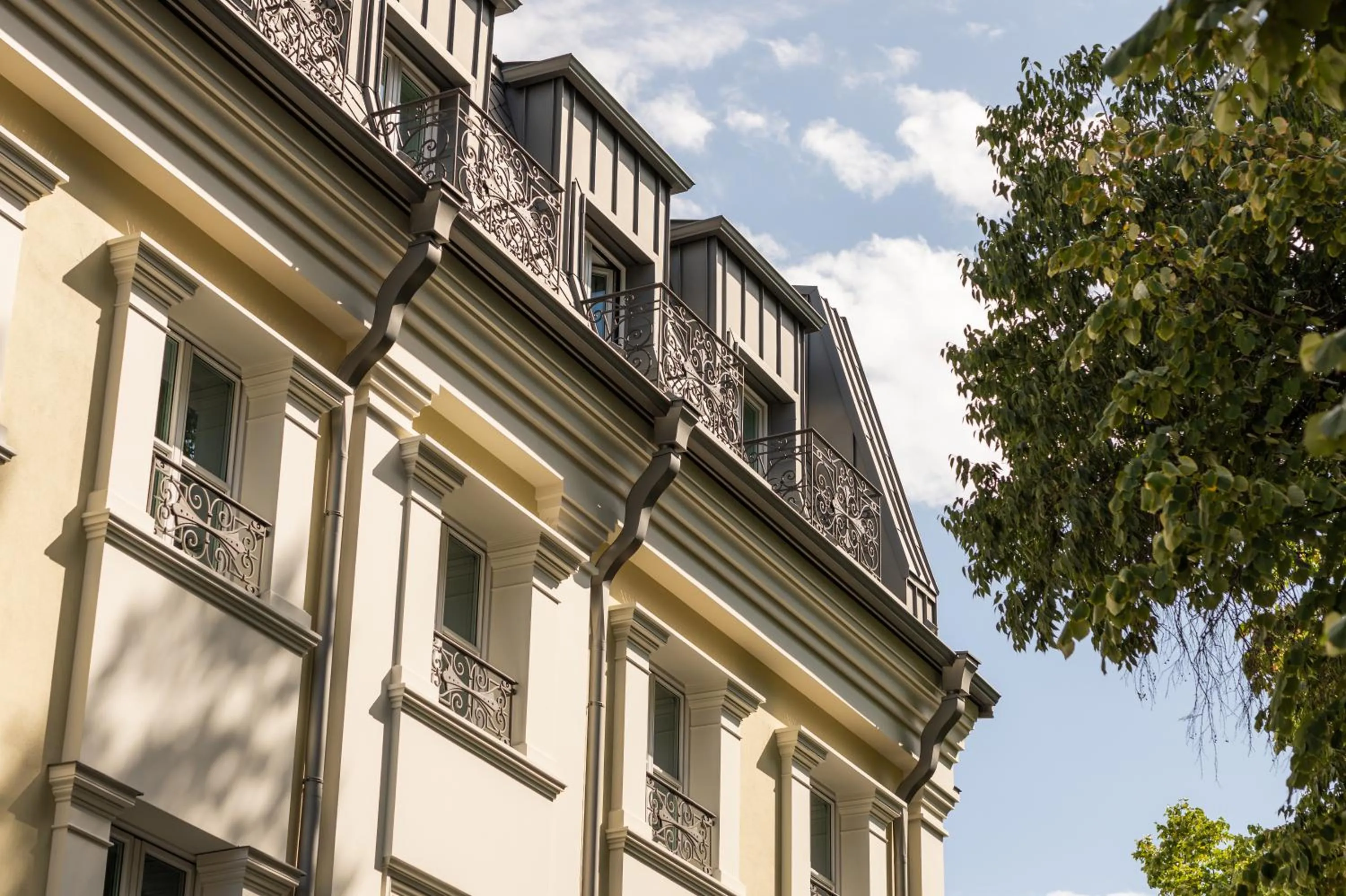 Property building in VIZUALIZA Residence Hotel