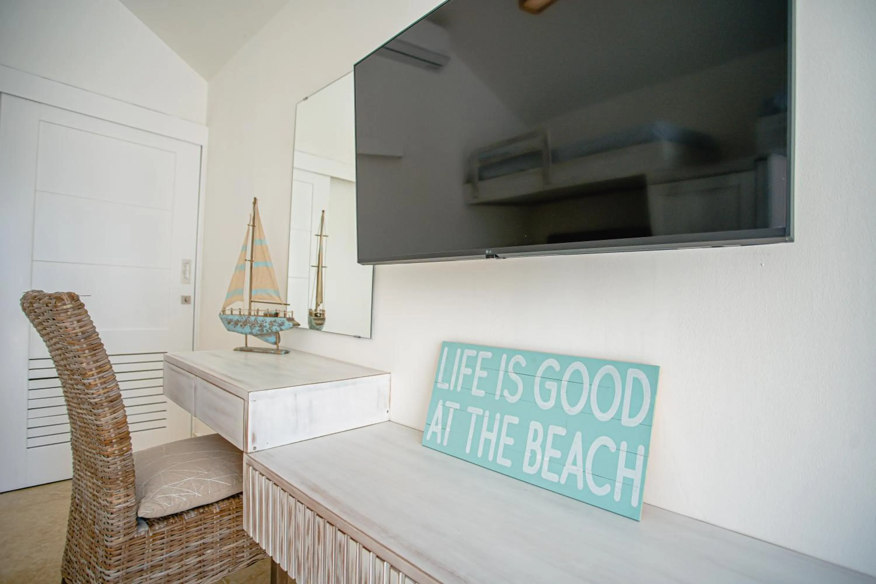 TV and multimedia in Xeliter Green One Playa Dorada