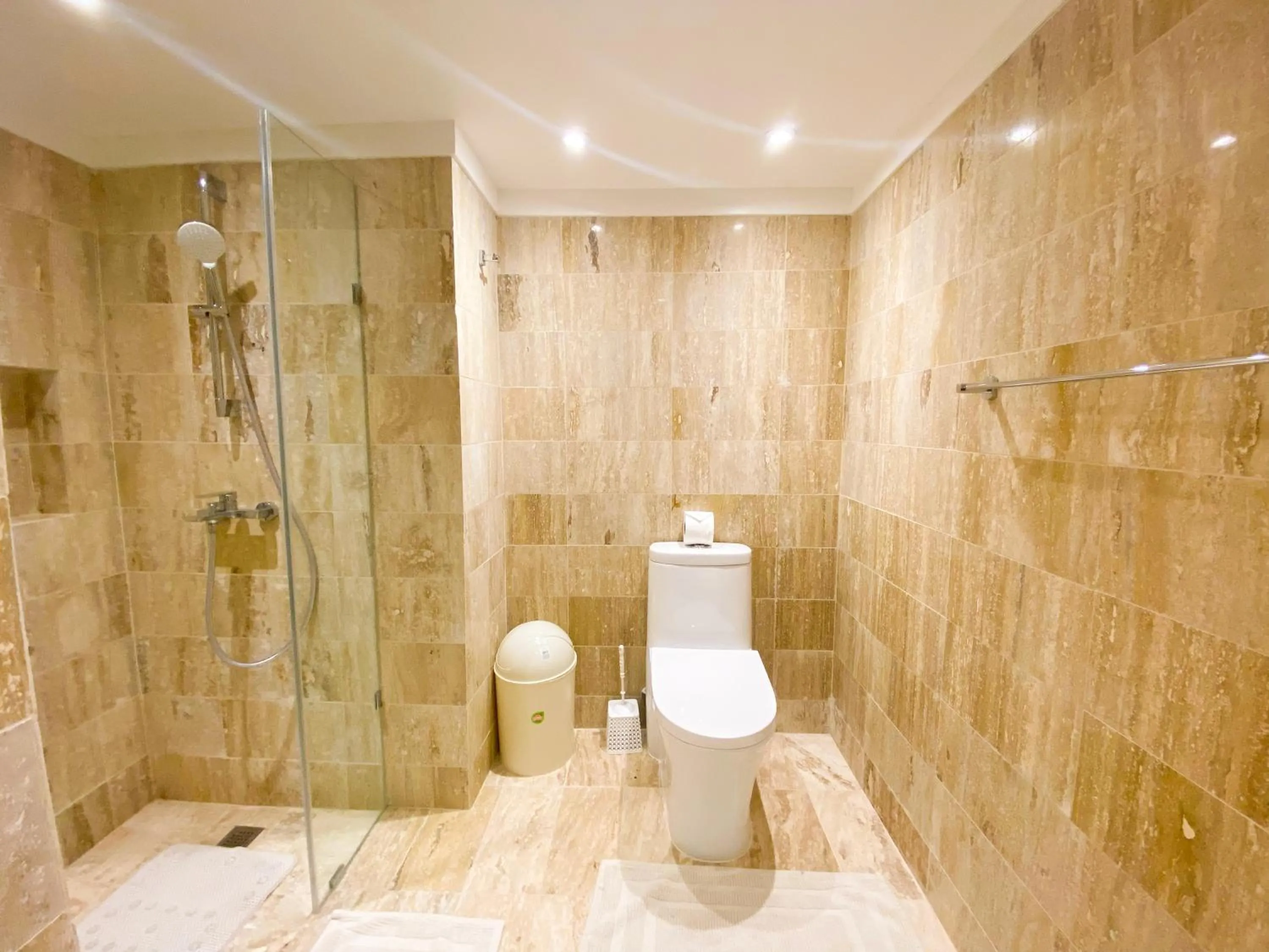 Shower in Xeliter Green One Playa Dorada