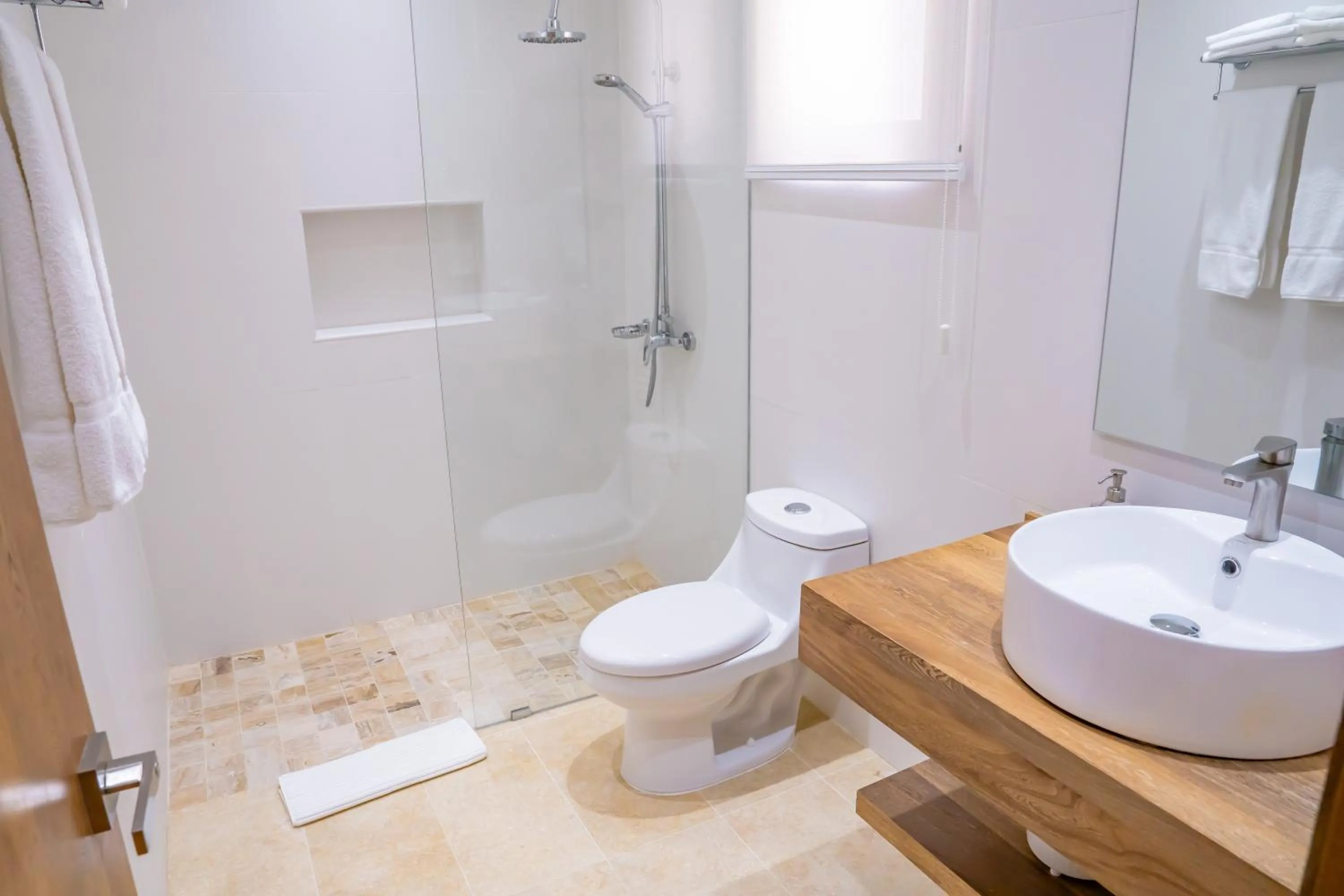 Shower in Xeliter Green One Playa Dorada