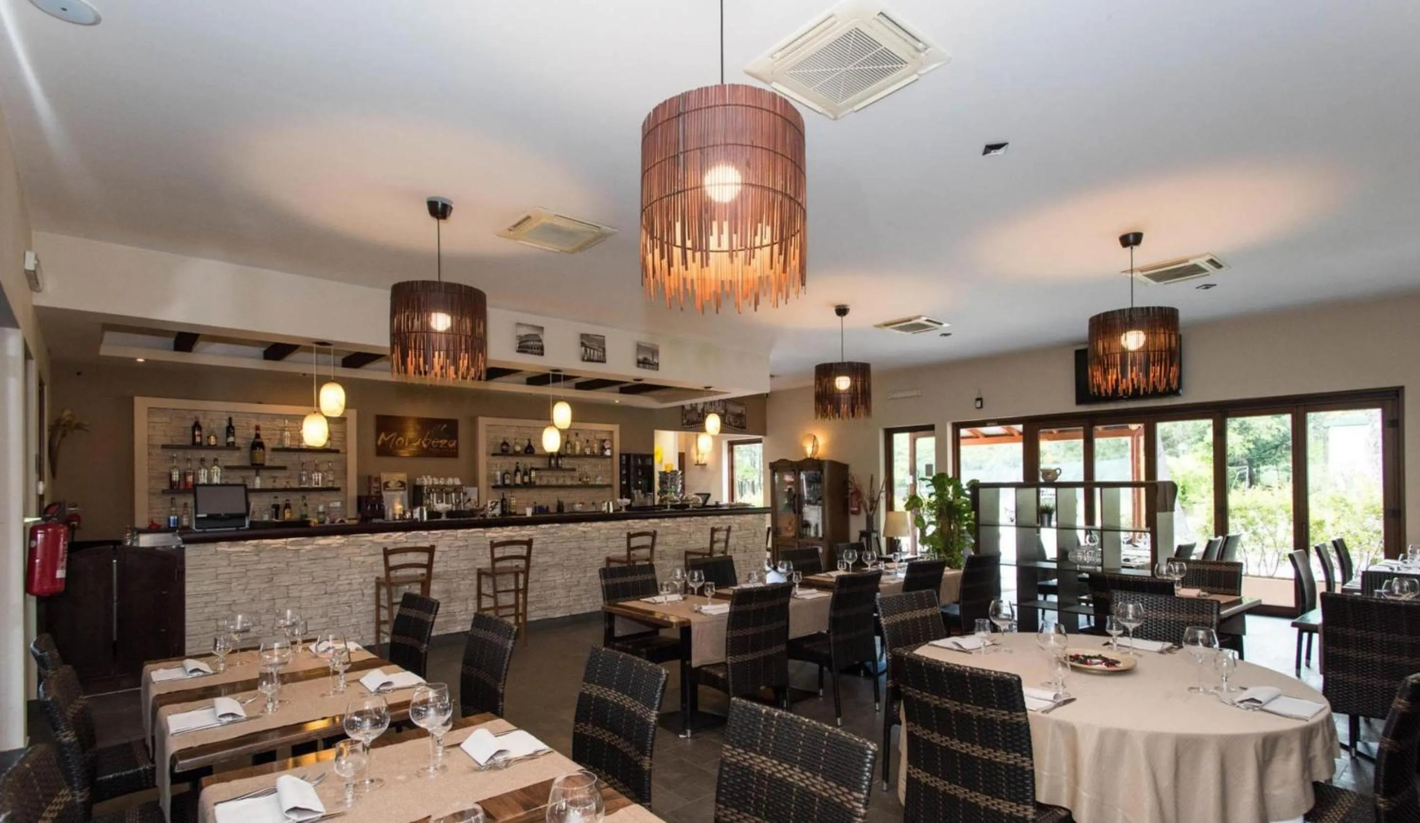 Restaurant/places to eat in Happy Village & Camping