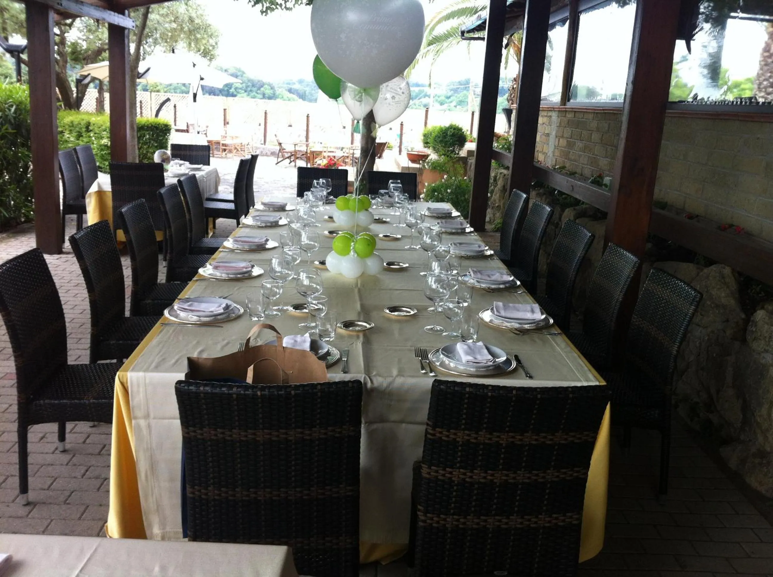 Restaurant/places to eat in Happy Village & Camping