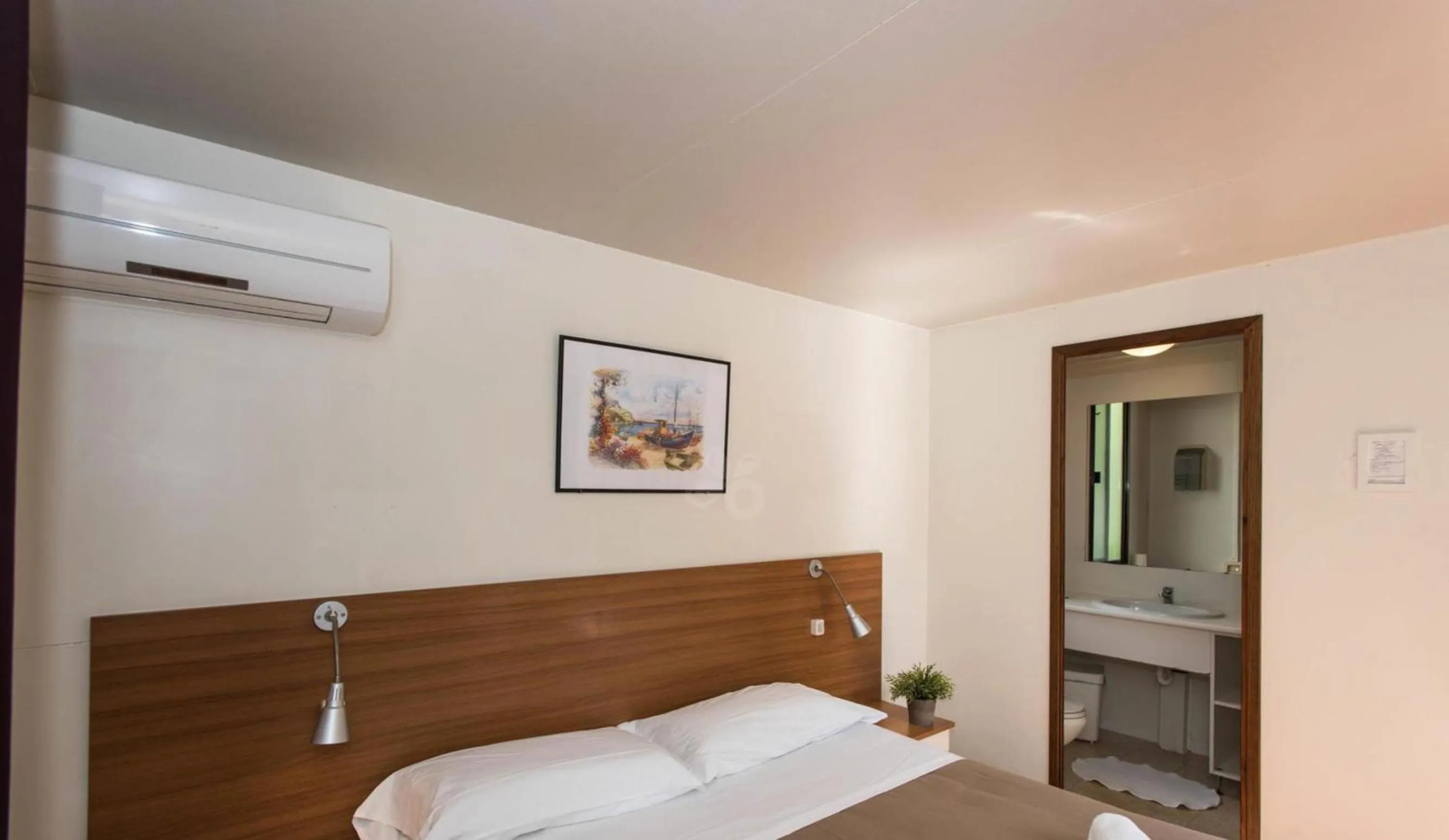 Bed in Happy Village & Camping