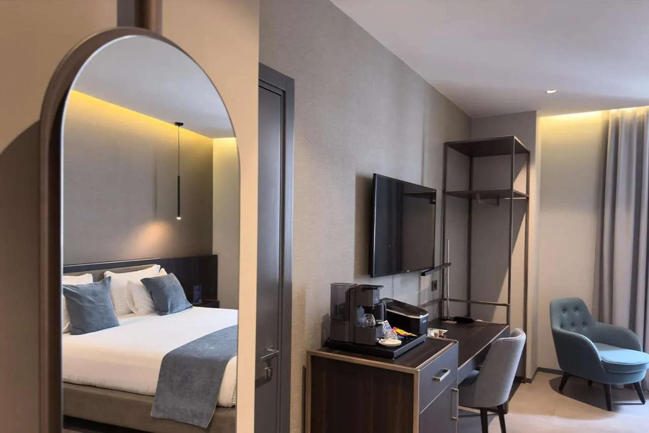 TV and multimedia, Bed in Hotel Vitruvio