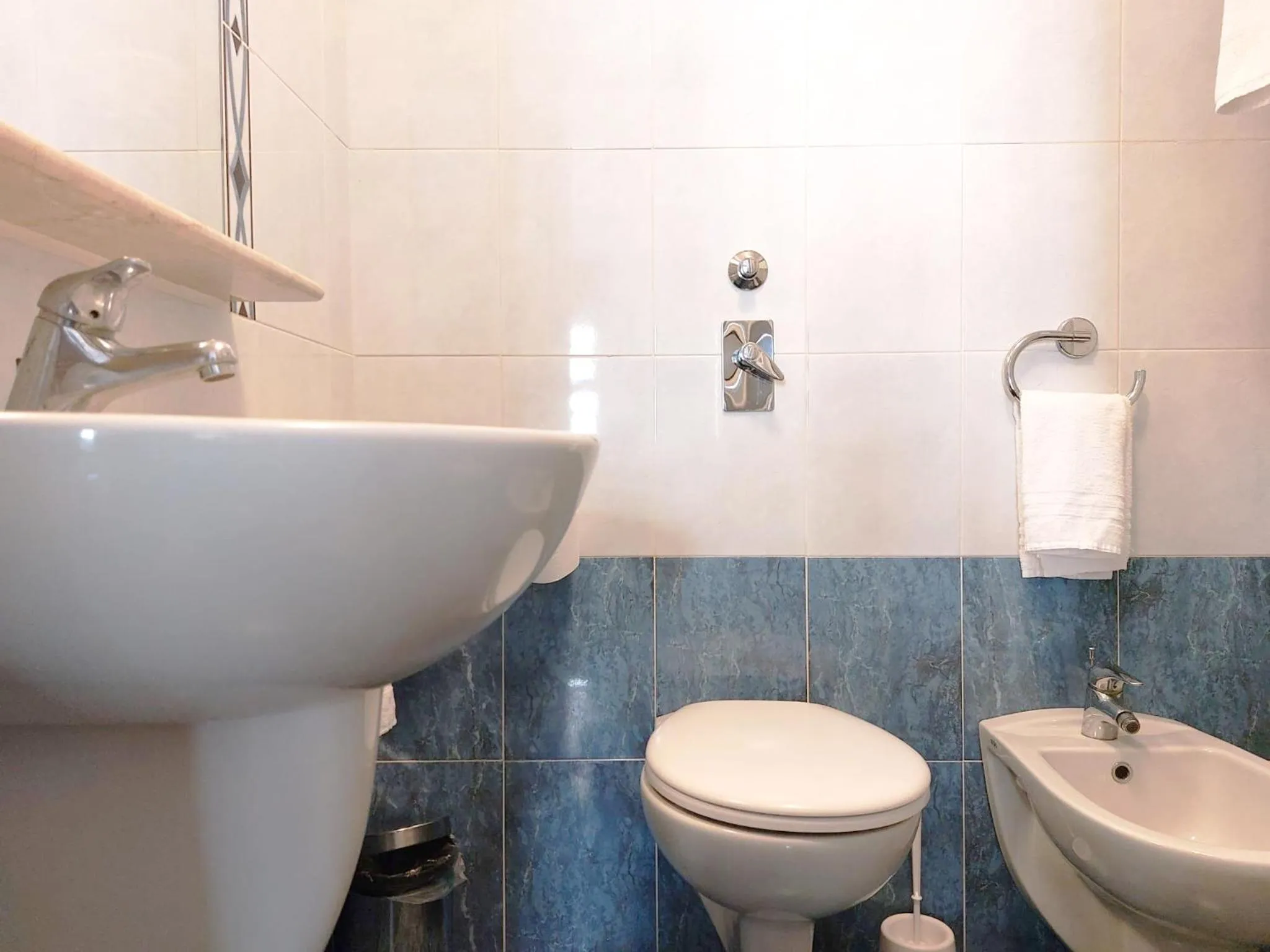 Toilet in Hotel Vitruvio