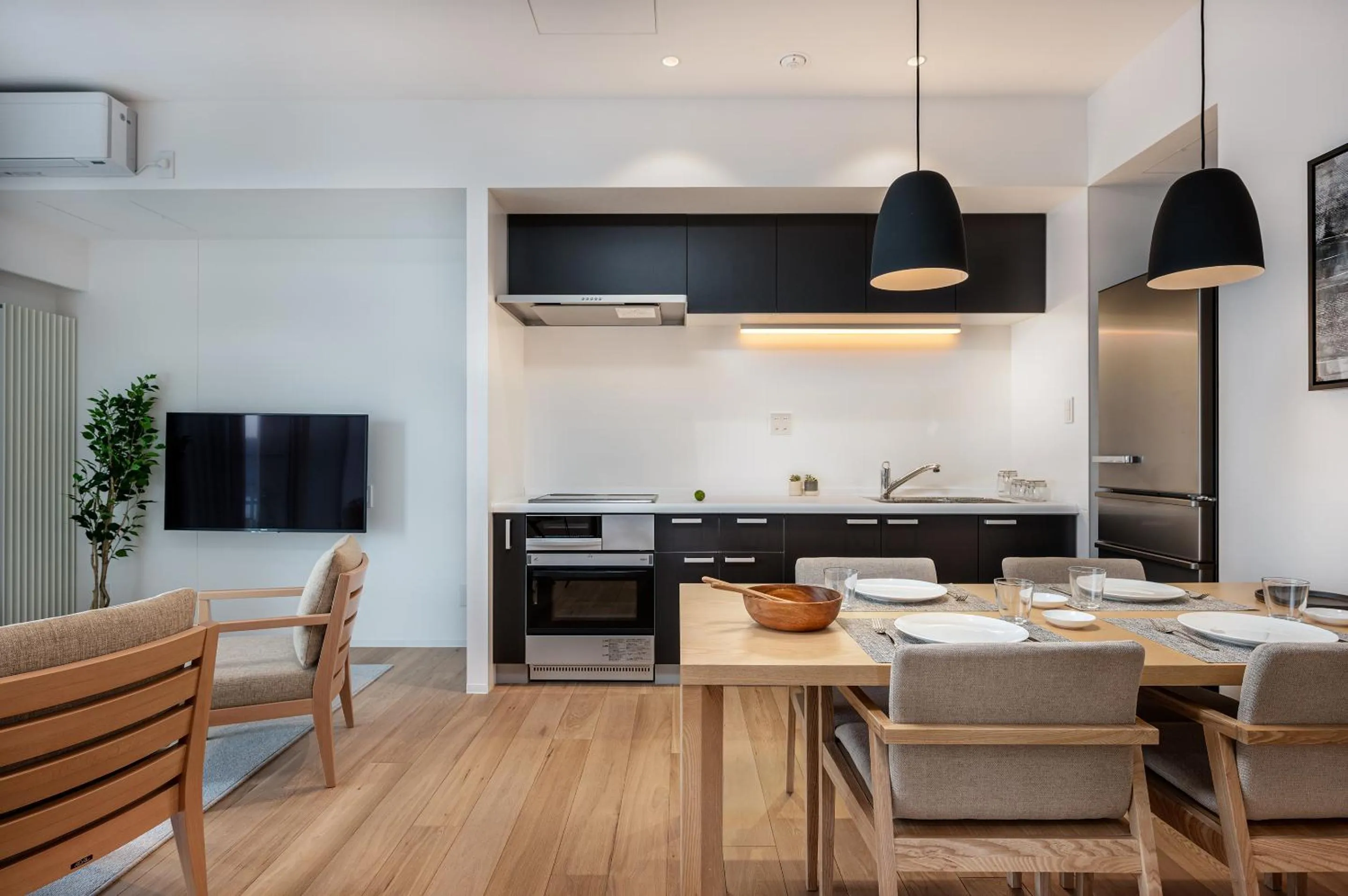 Dining area in Kaku Place by H2 Life