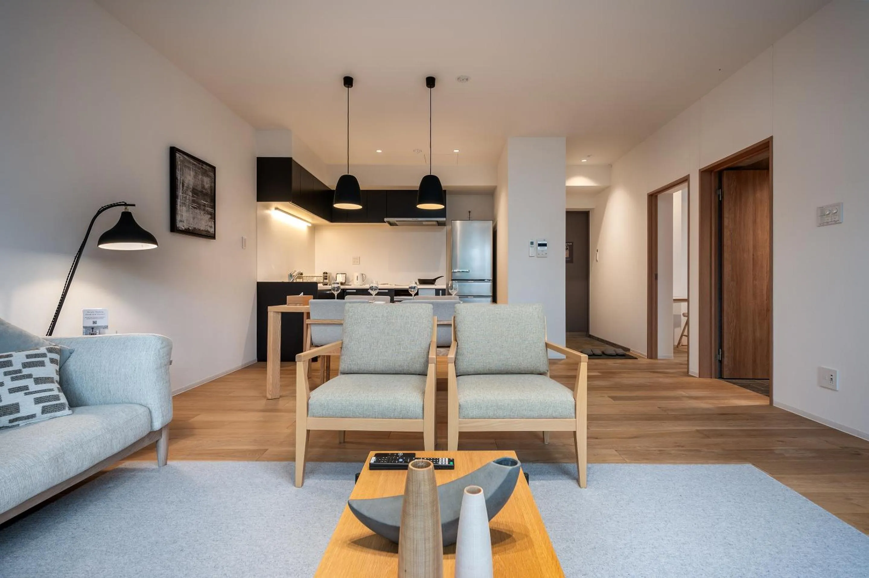 Living room in Kaku Place by H2 Life