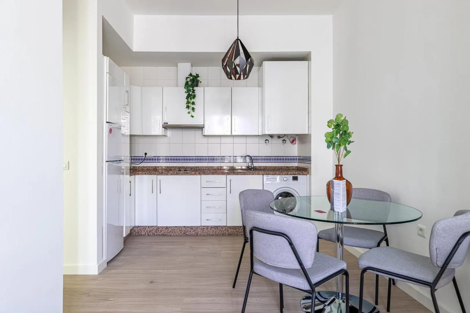 Kitchen or kitchenette in Thyssen Boutique Apartments by Caleta Homes