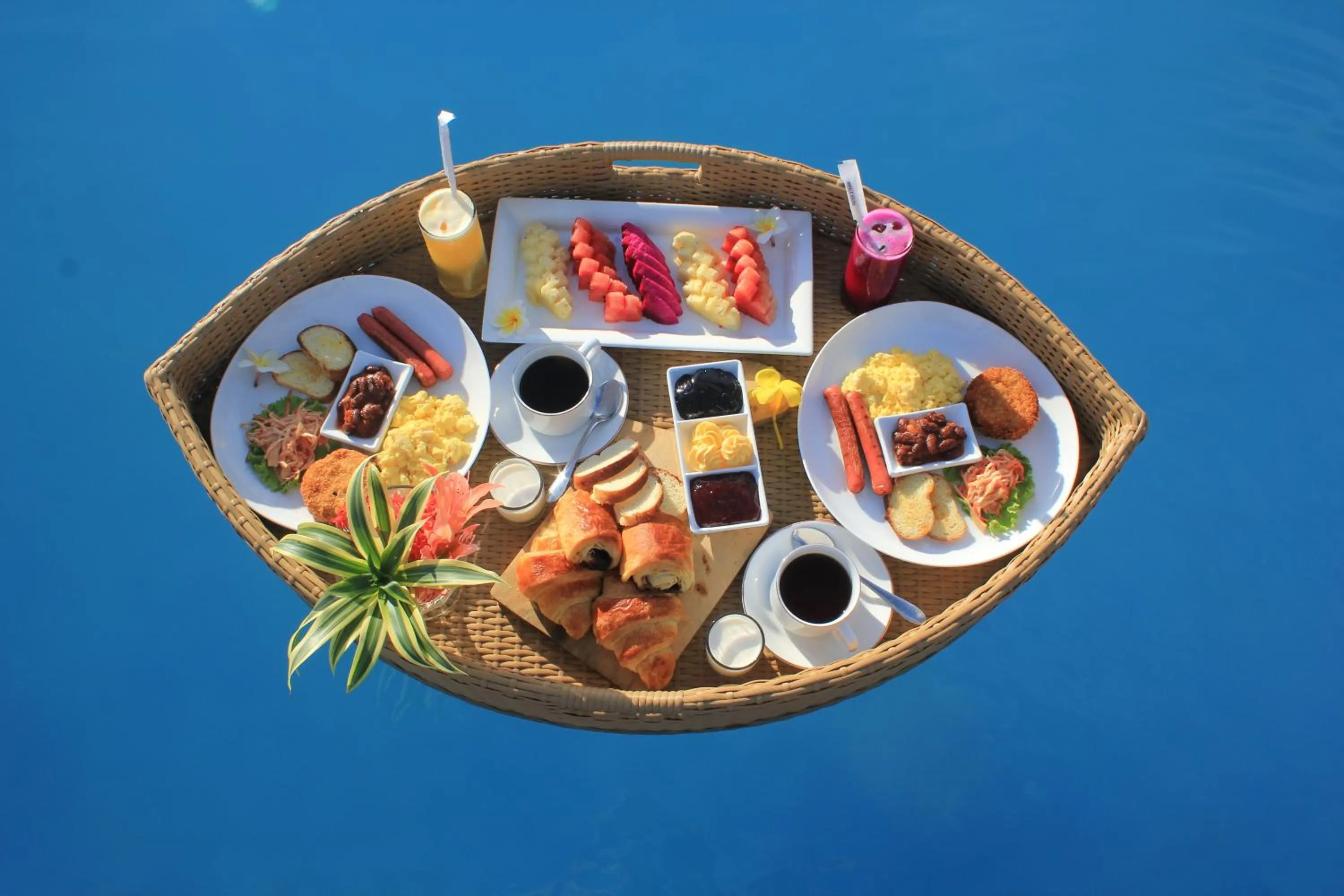 Food and drinks in Adiwana Jelita Sejuba Natuna