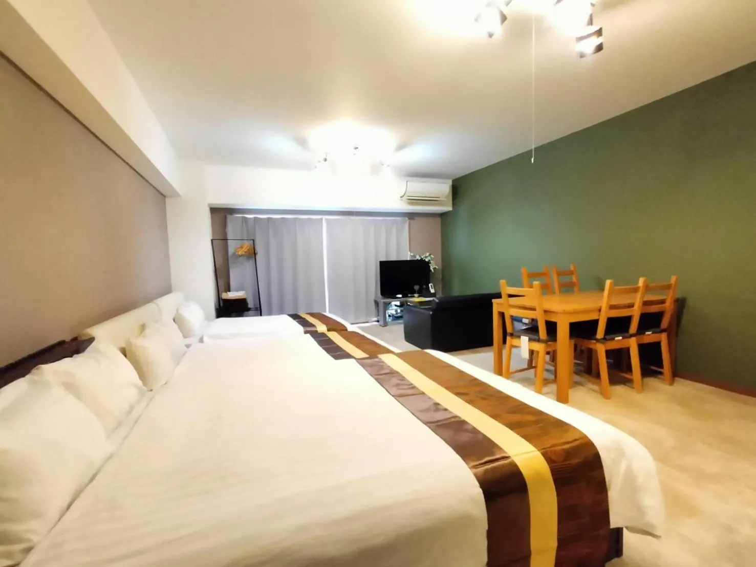 Photo of the whole room, Bed in Arkadia ef